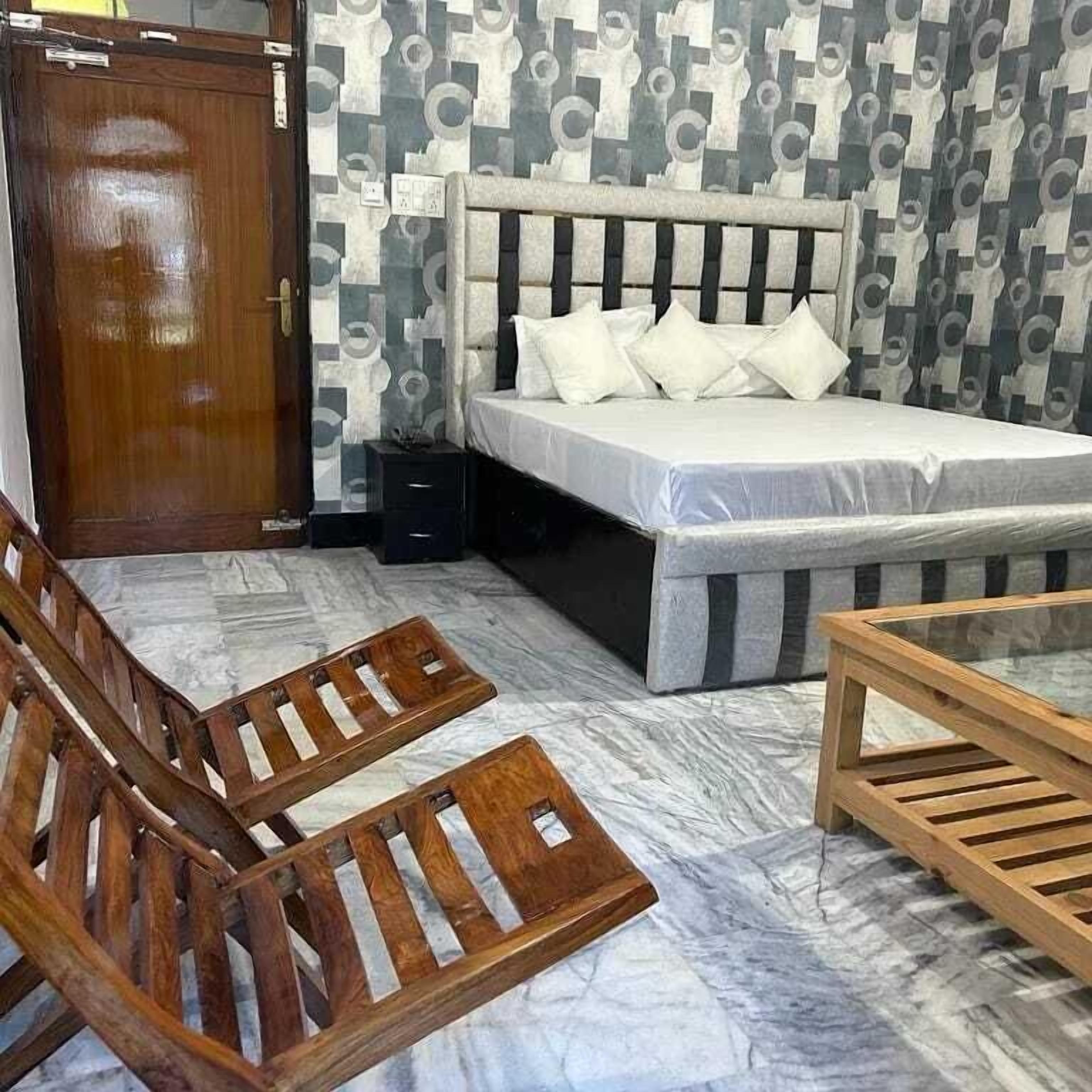 Hotel Monal
