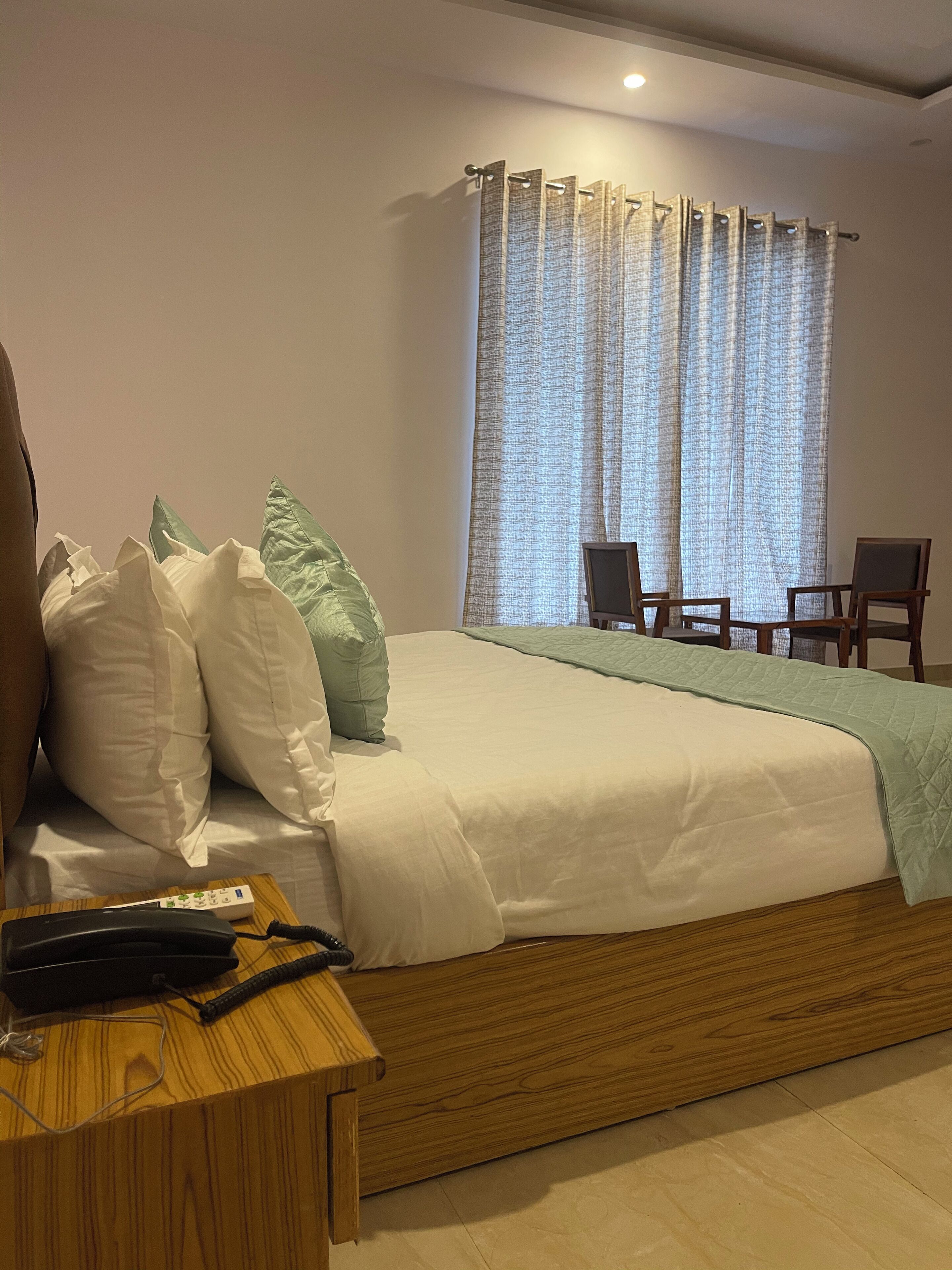The White Oak Corbett Spa & Resort