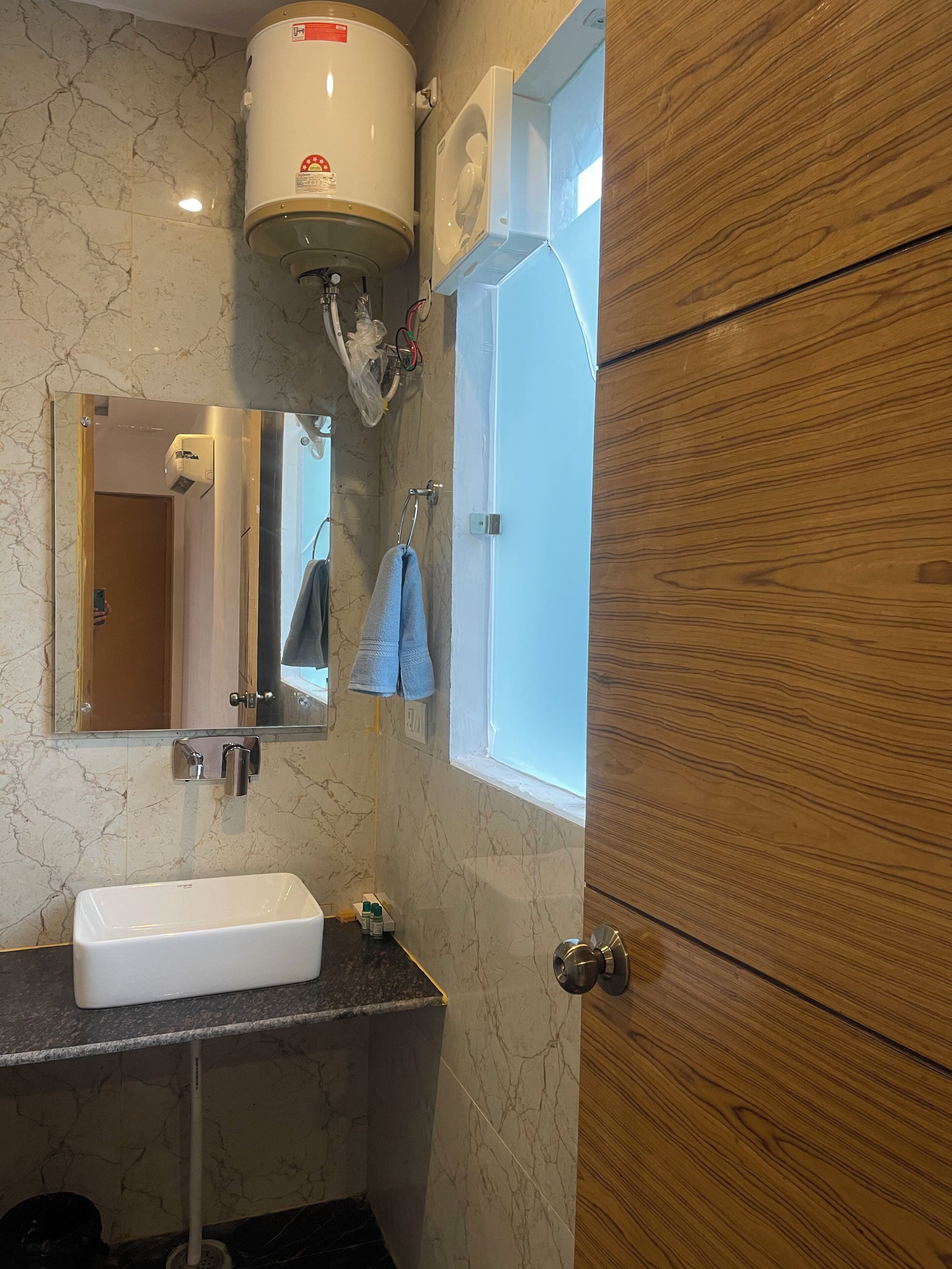 The White Oak Corbett Spa & Resort