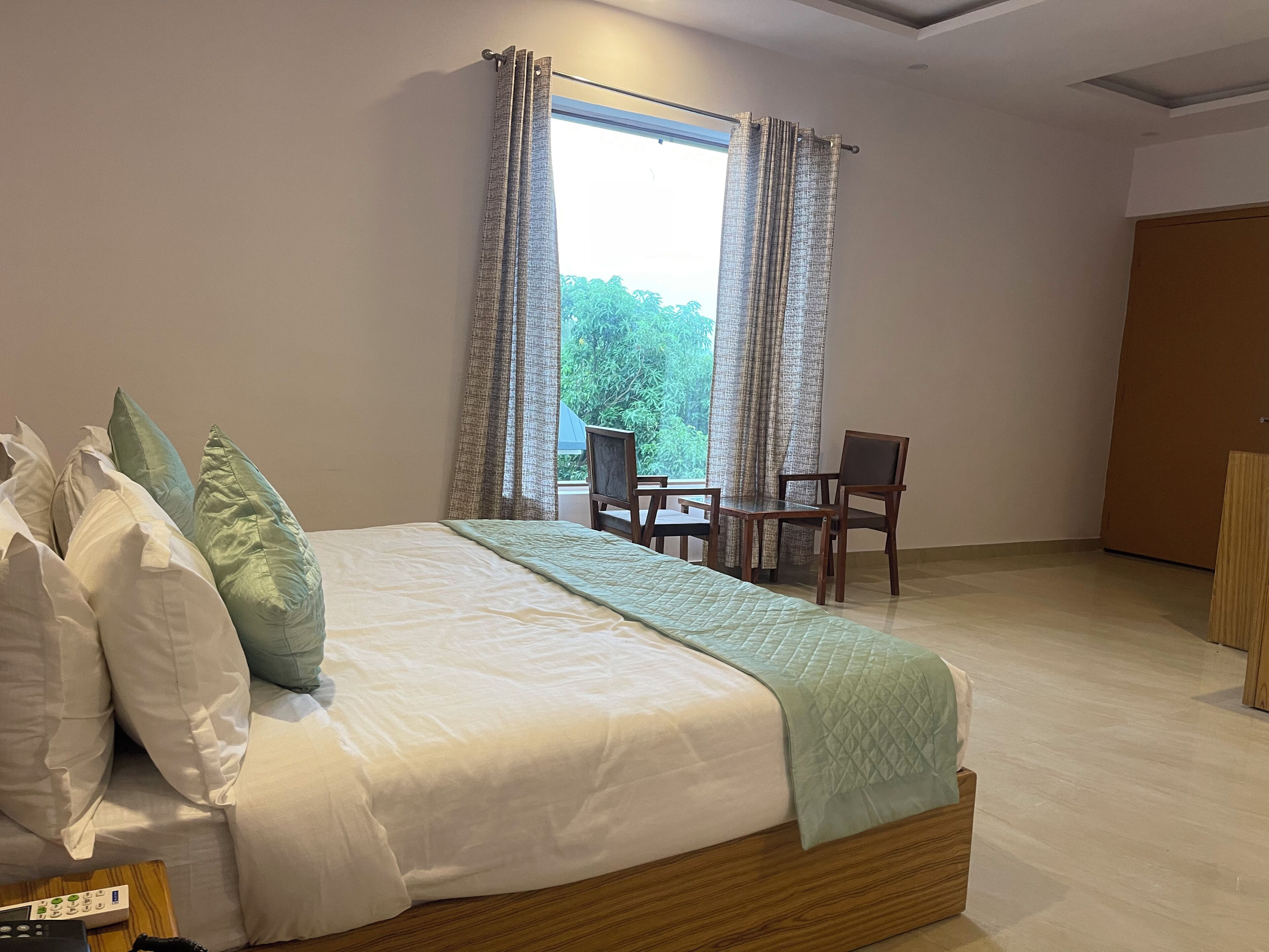 The White Oak Corbett Spa & Resort