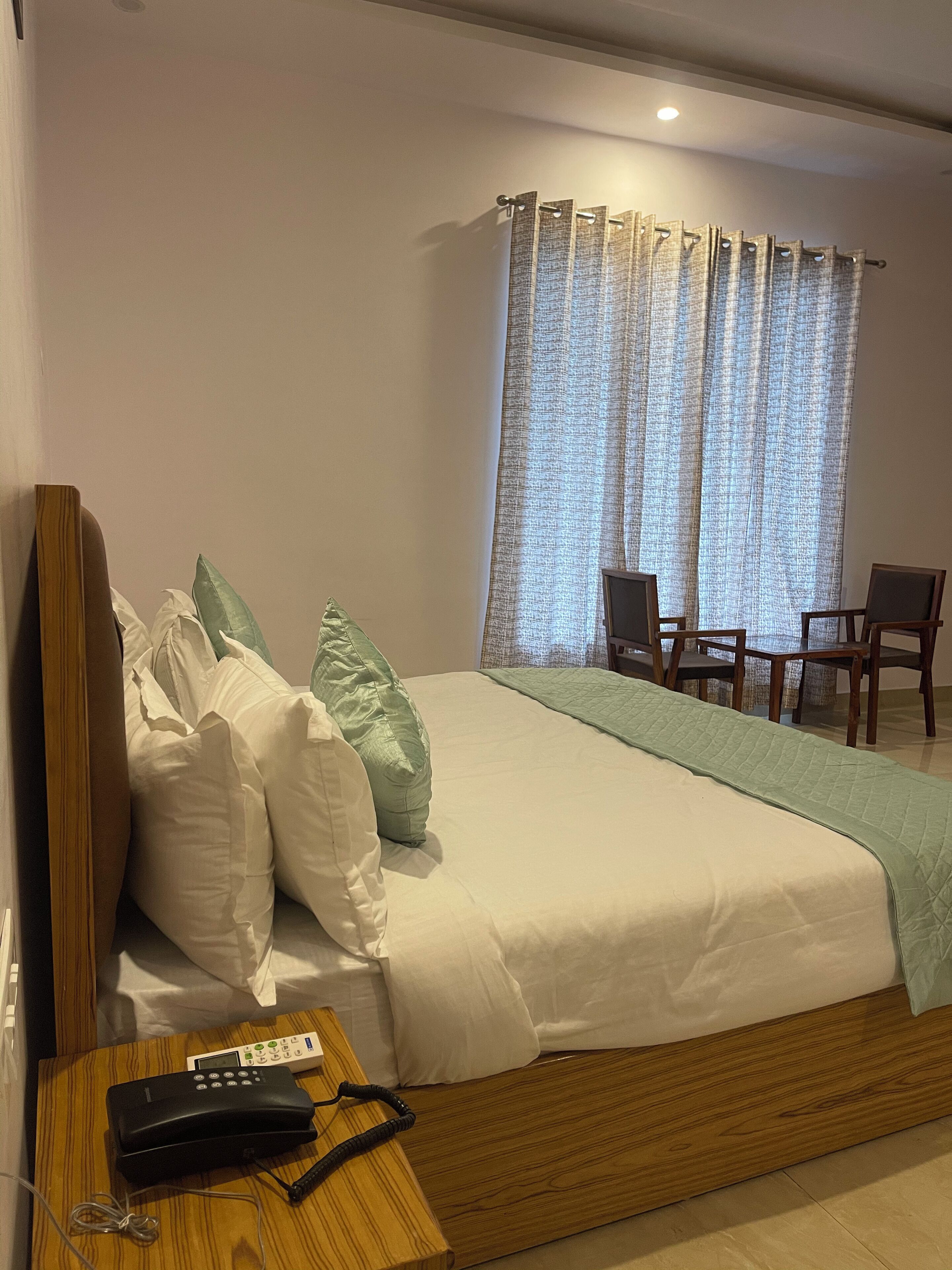 The White Oak Corbett Spa & Resort