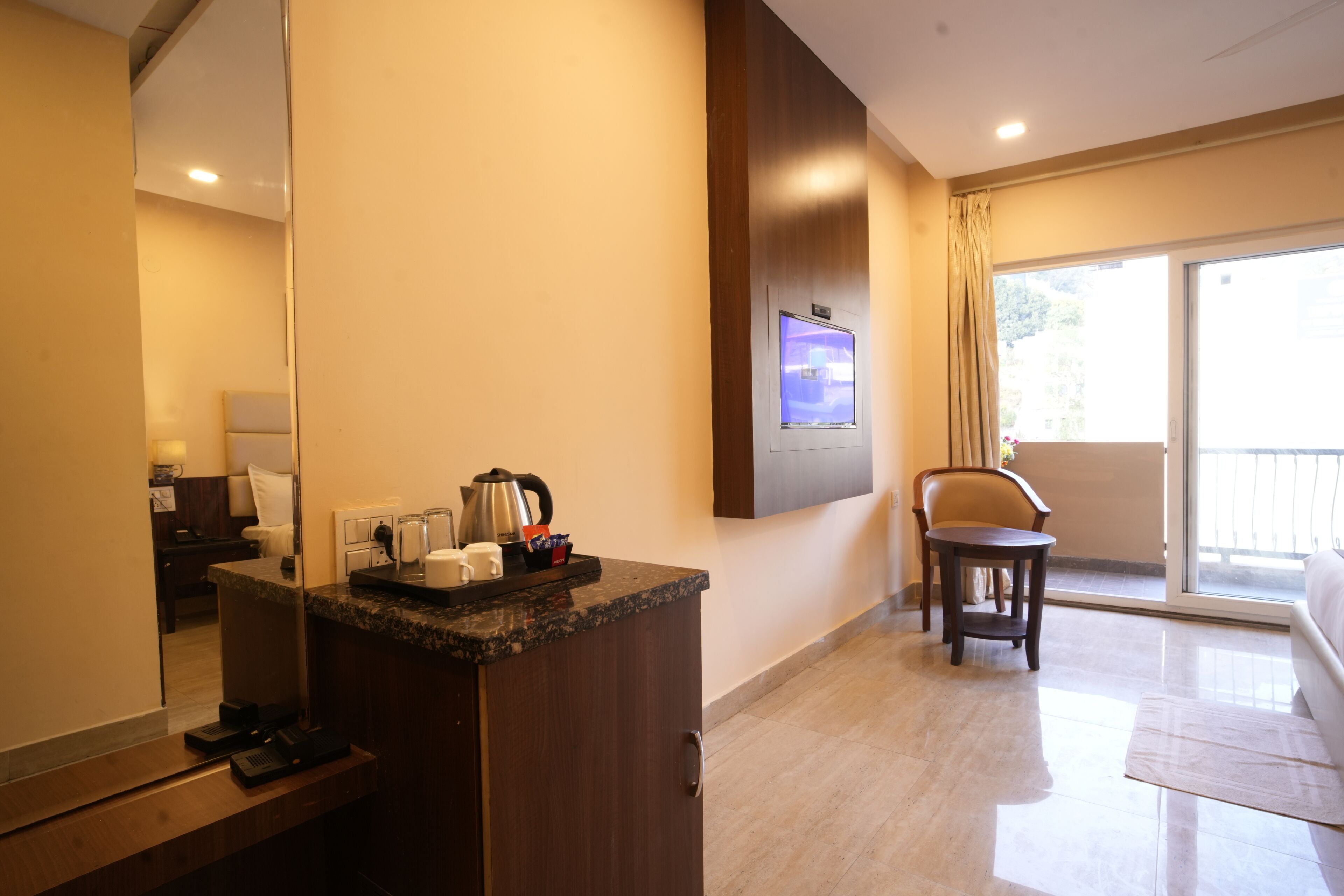 Hotel Royale Hills