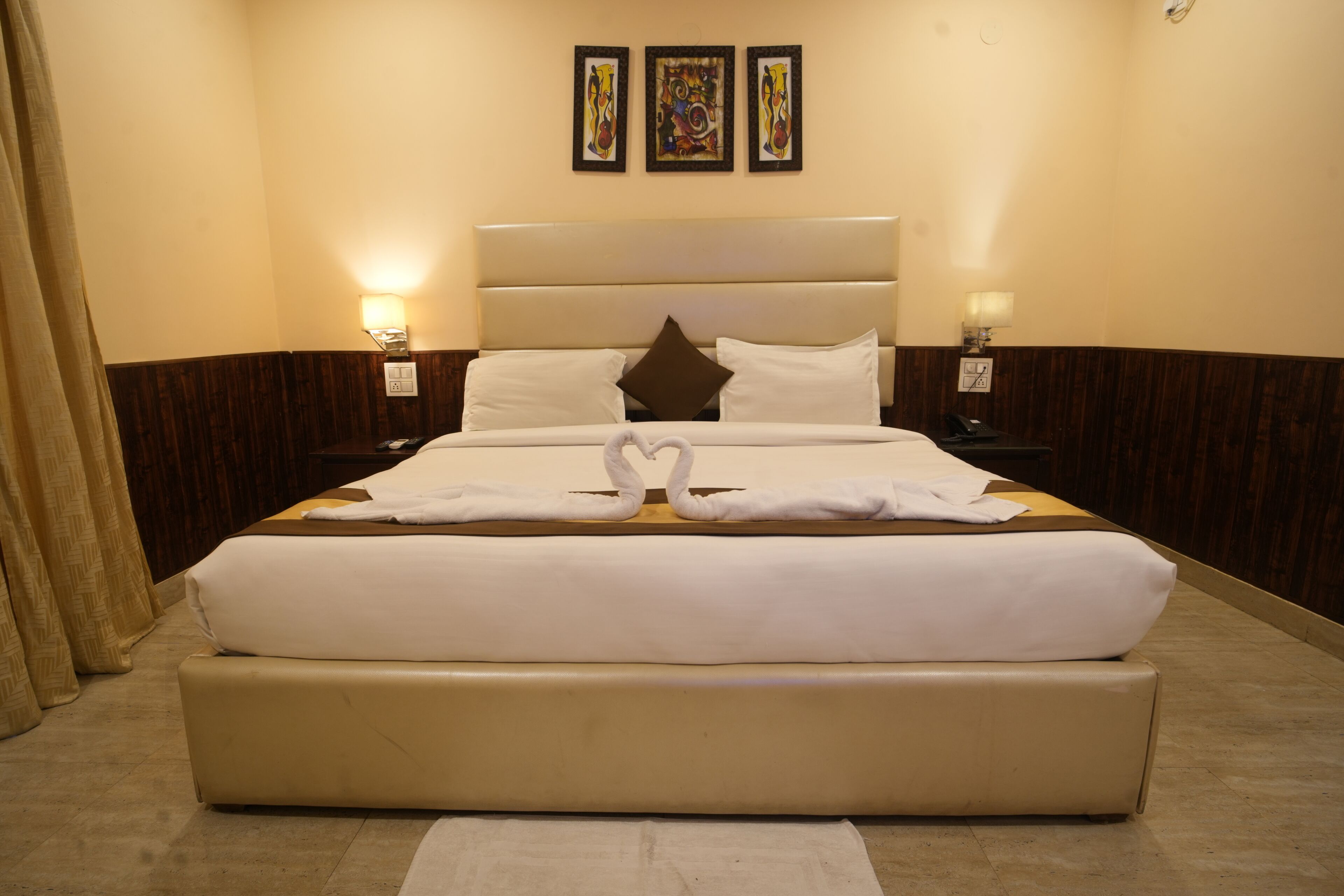 Hotel Royale Hills
