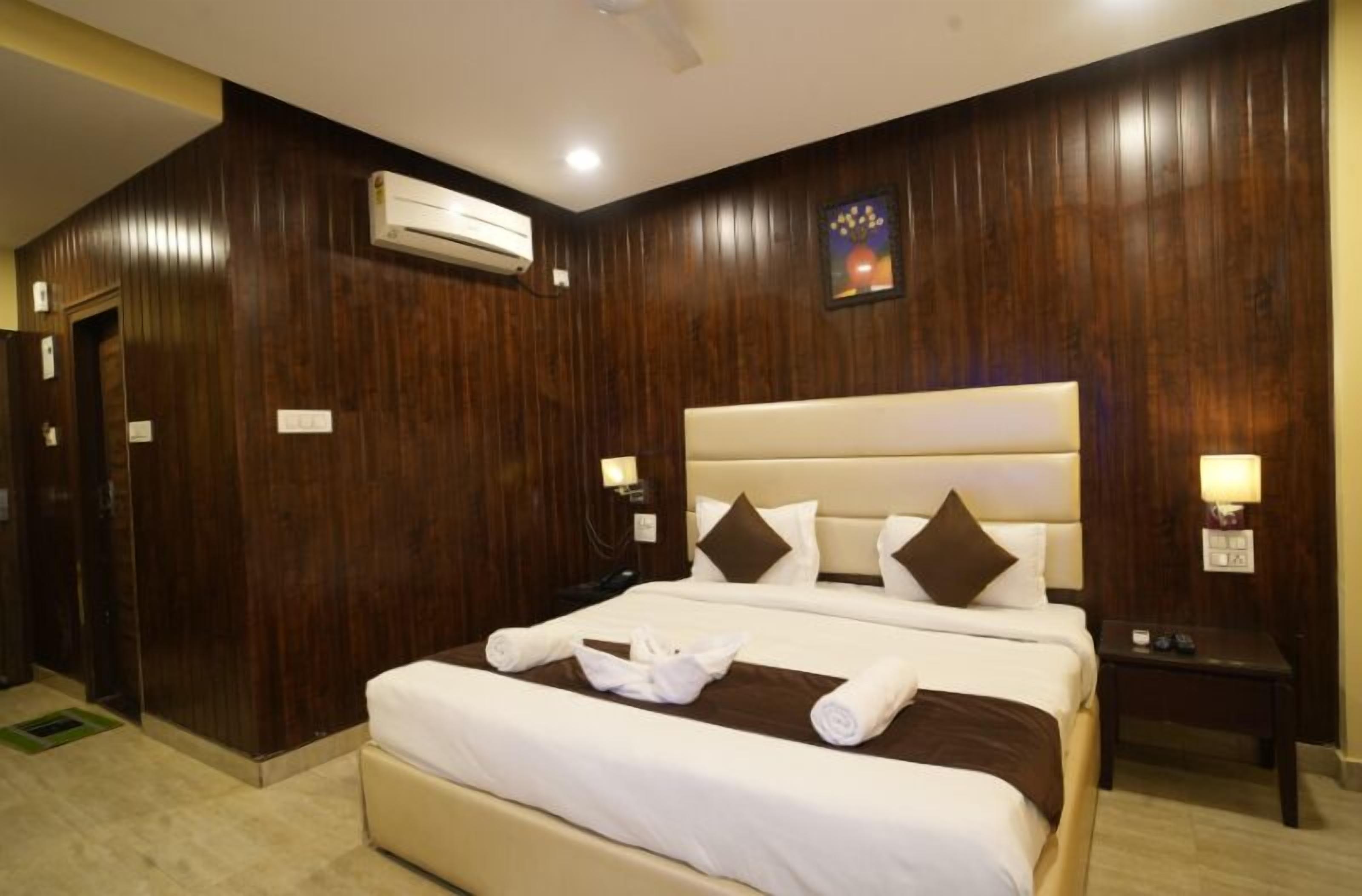Hotel Royale Hills