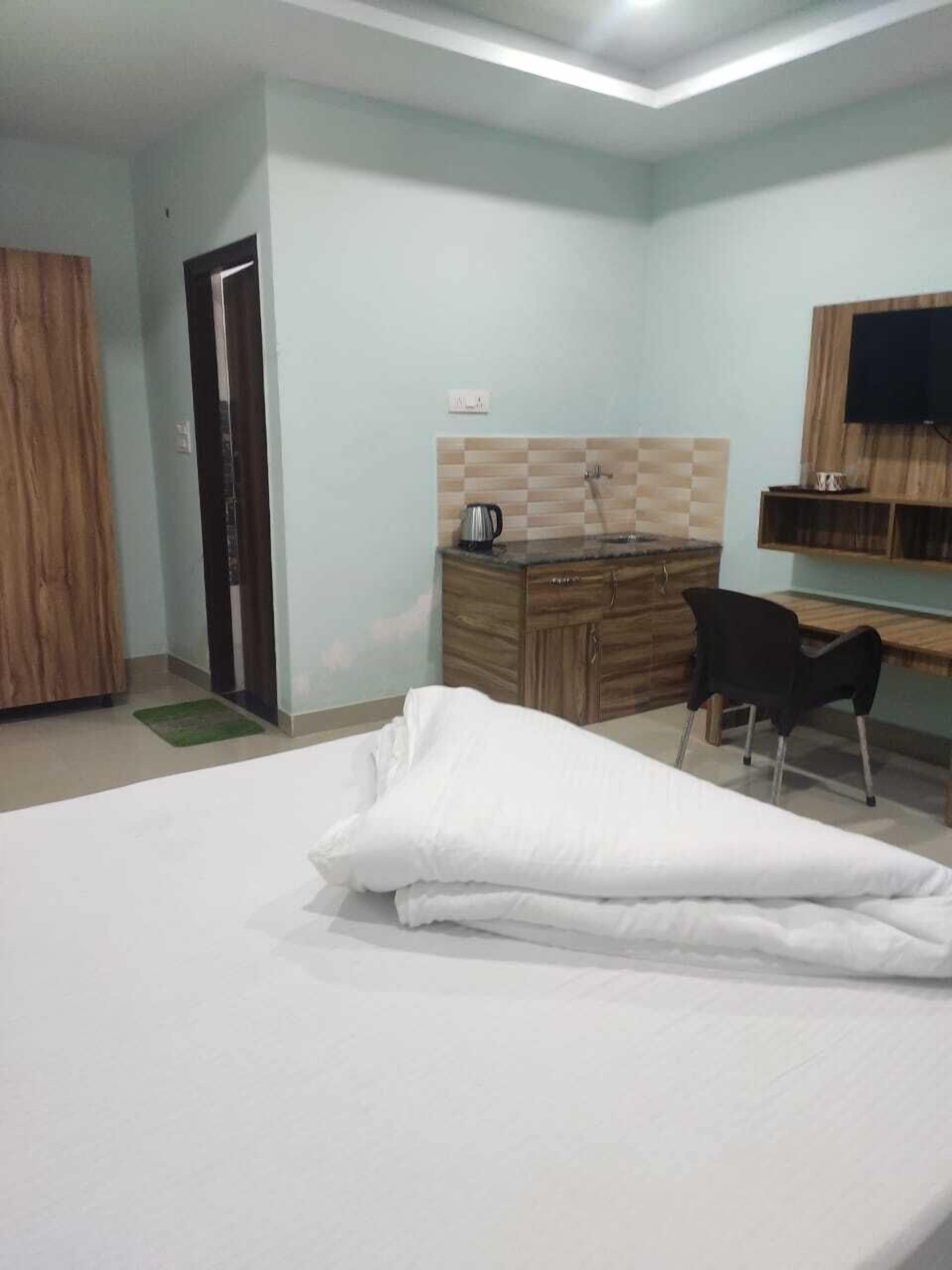 Tirath Hotel