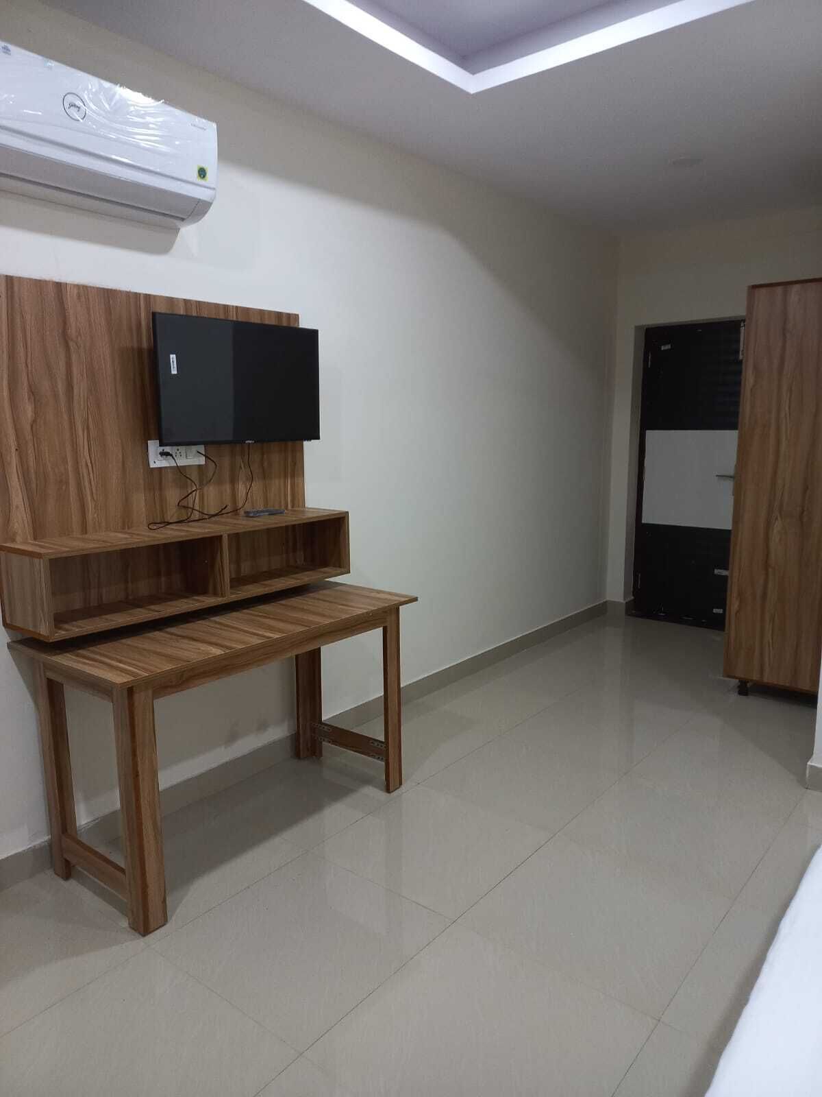 Tirath Hotel