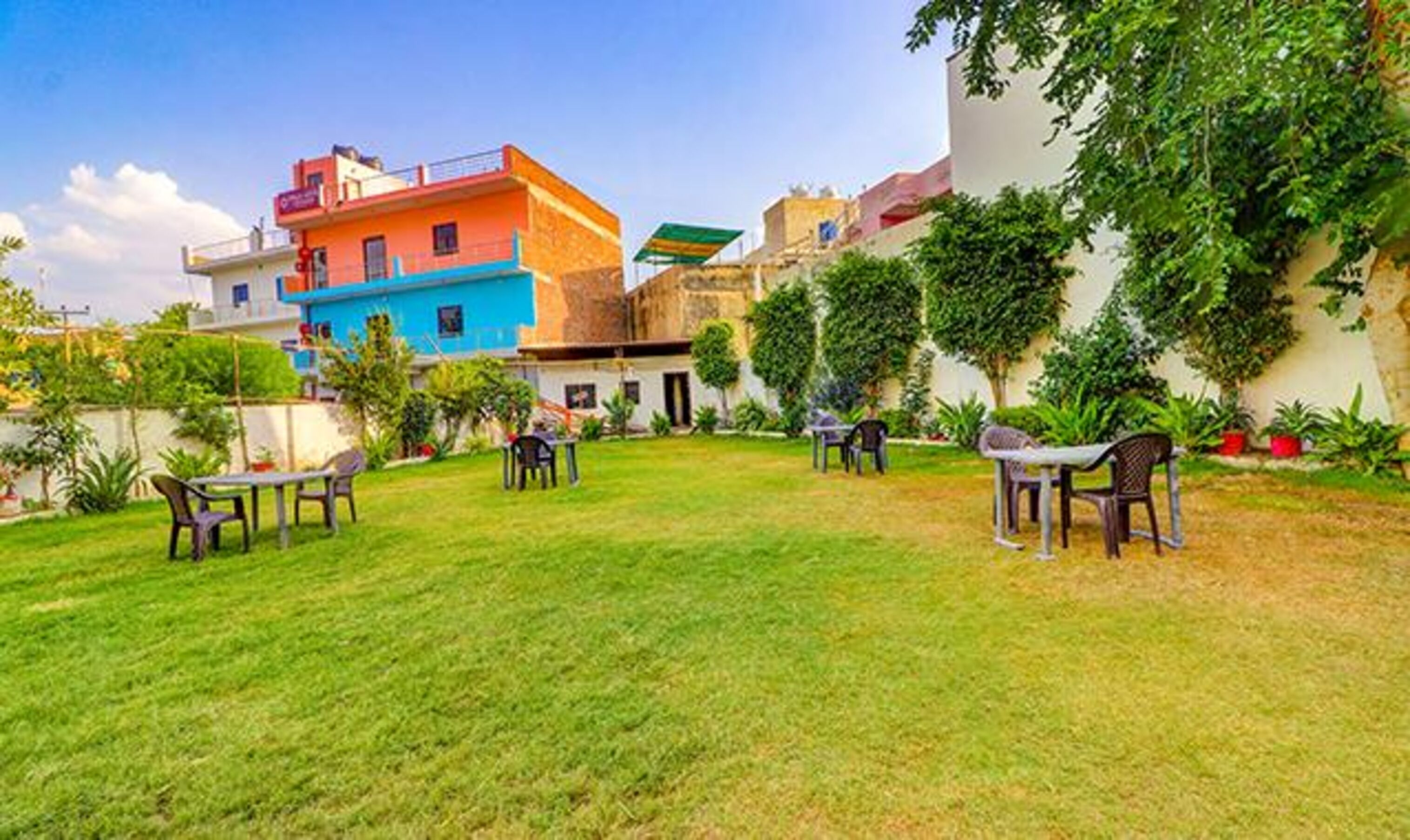 Fabhotel Bhawana