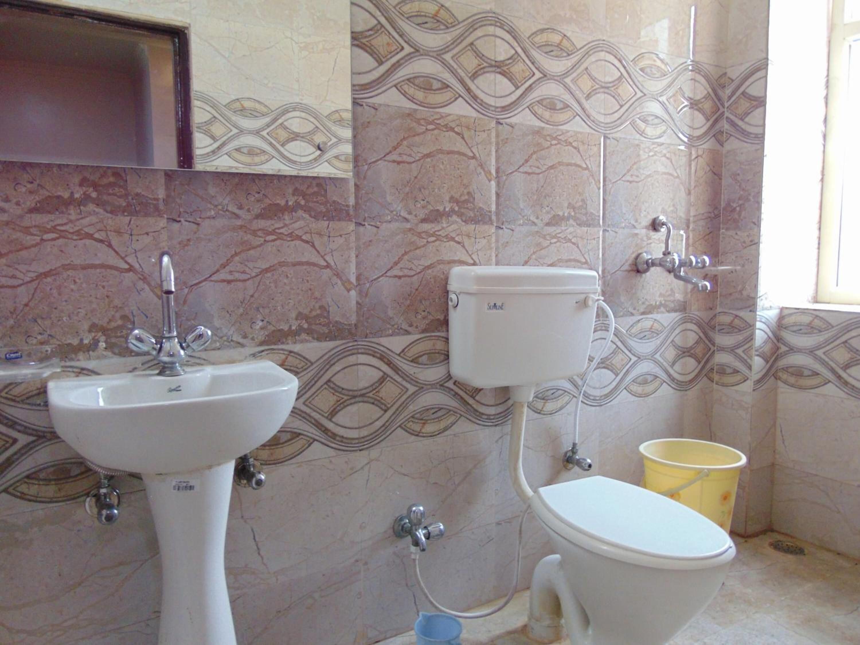 Hotel Alpine by FabHotels