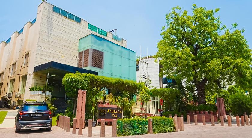 Hotel Atulyaa Taj