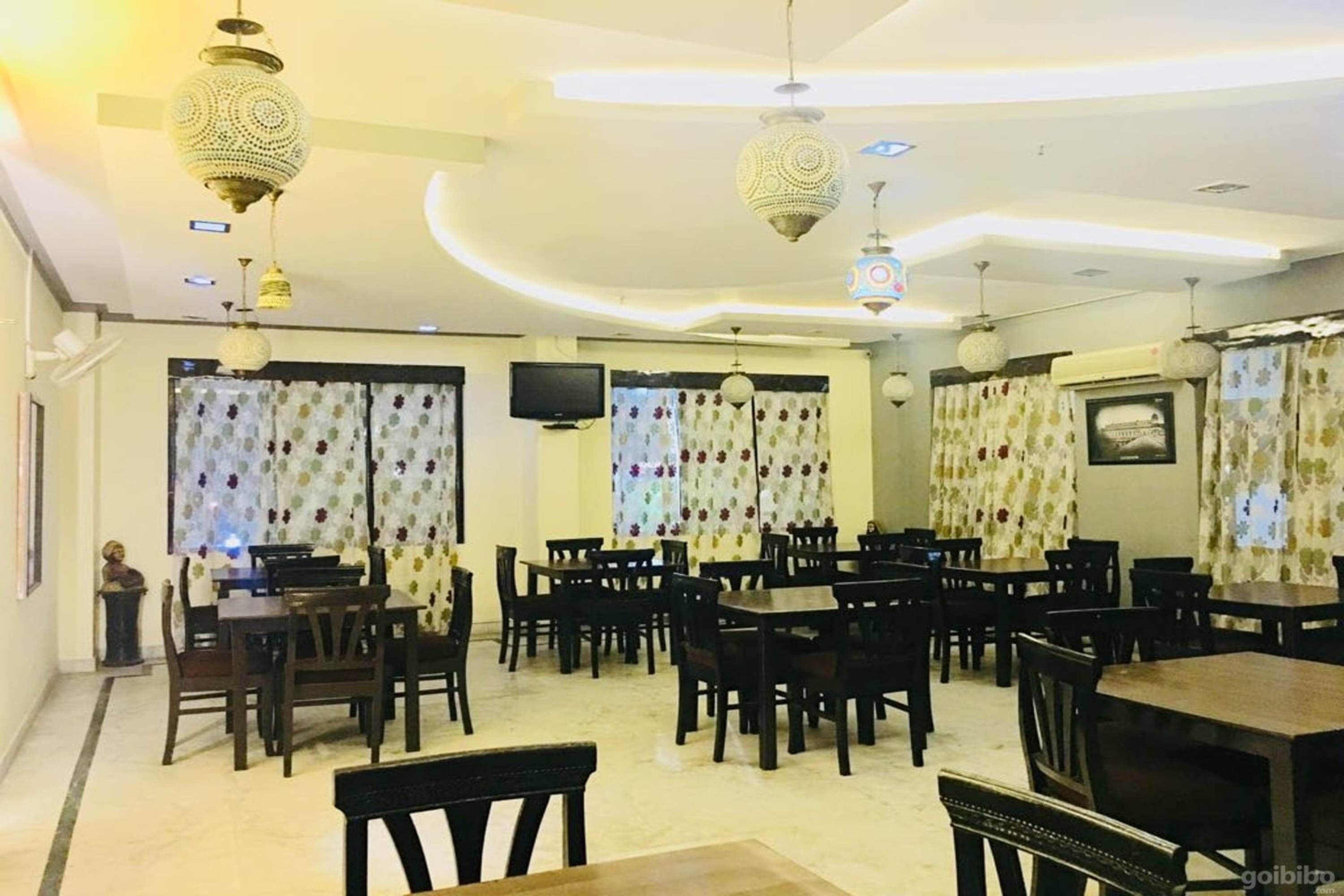 Hotel Chanakya / Chanakaya