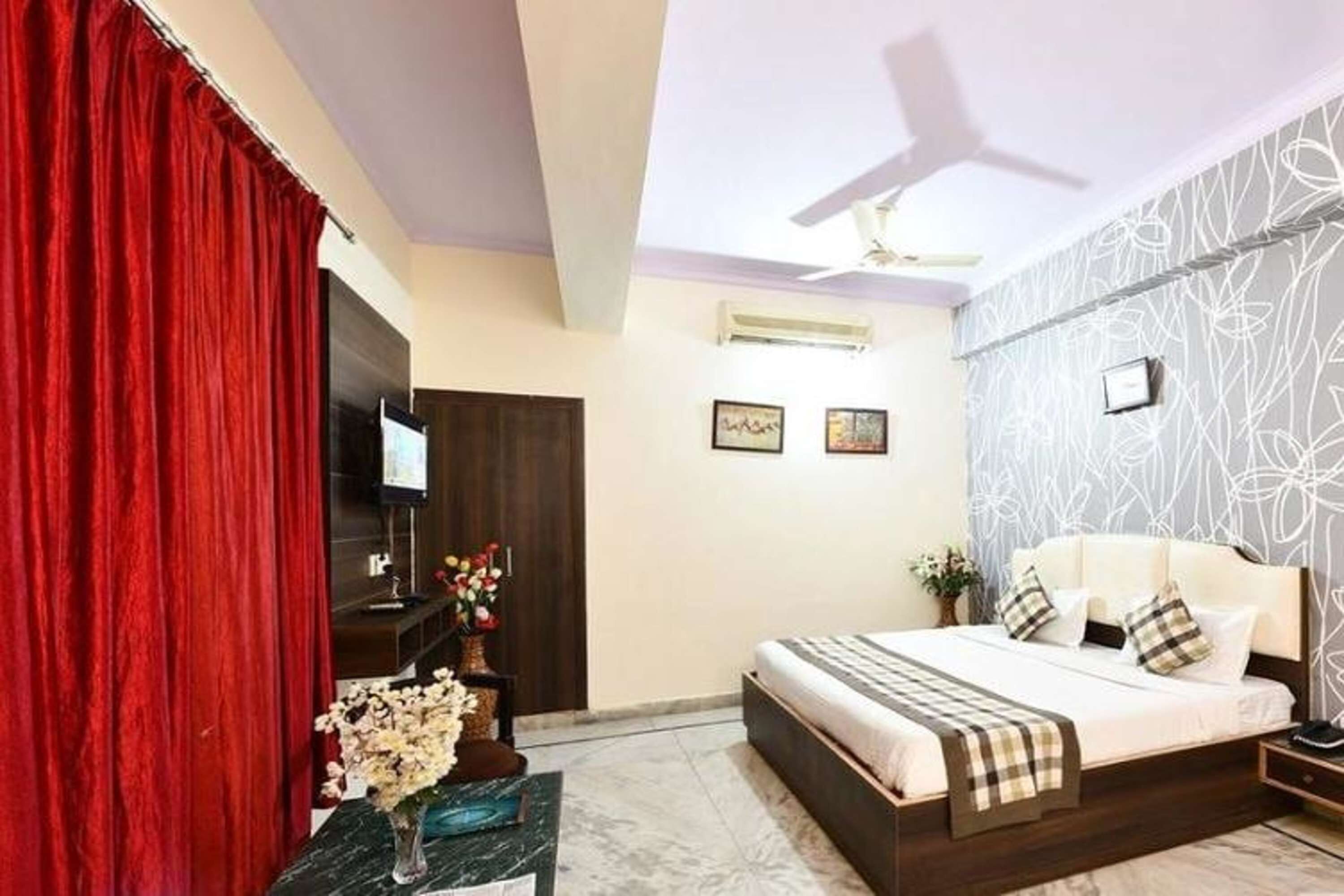 Hotel Chanakya / Chanakaya