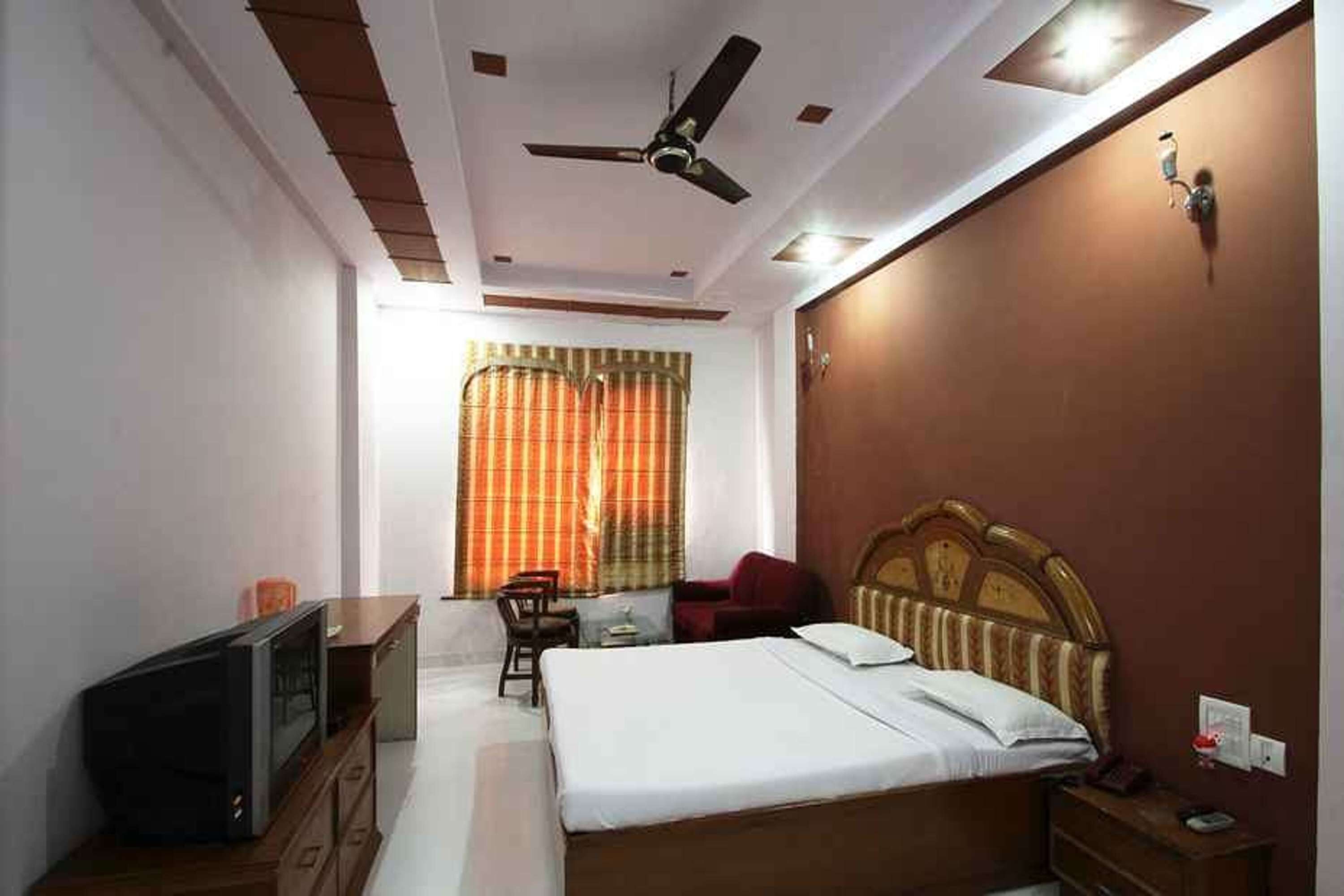 Hotel Chanakya / Chanakaya
