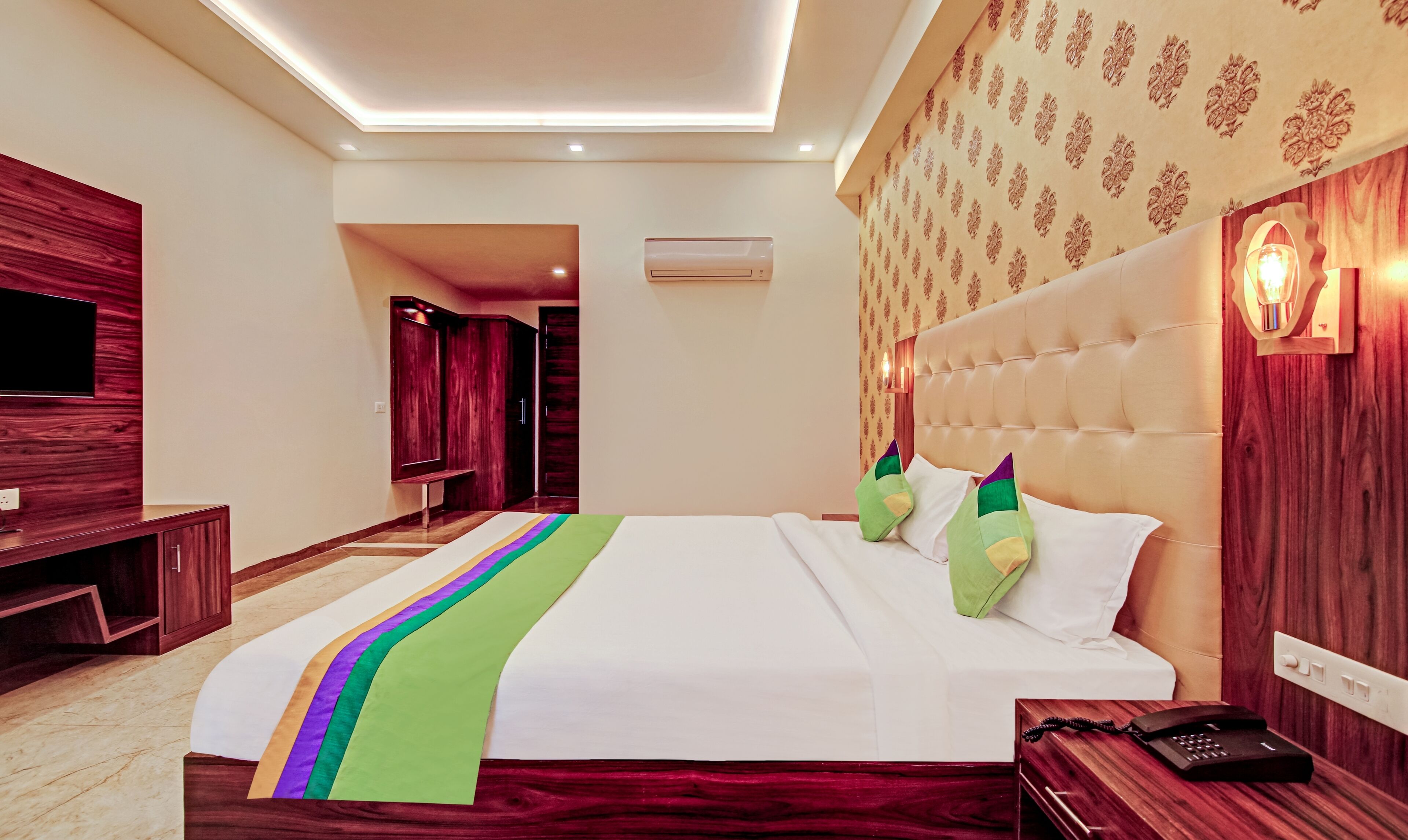 SG Grand by Treebo Hotels