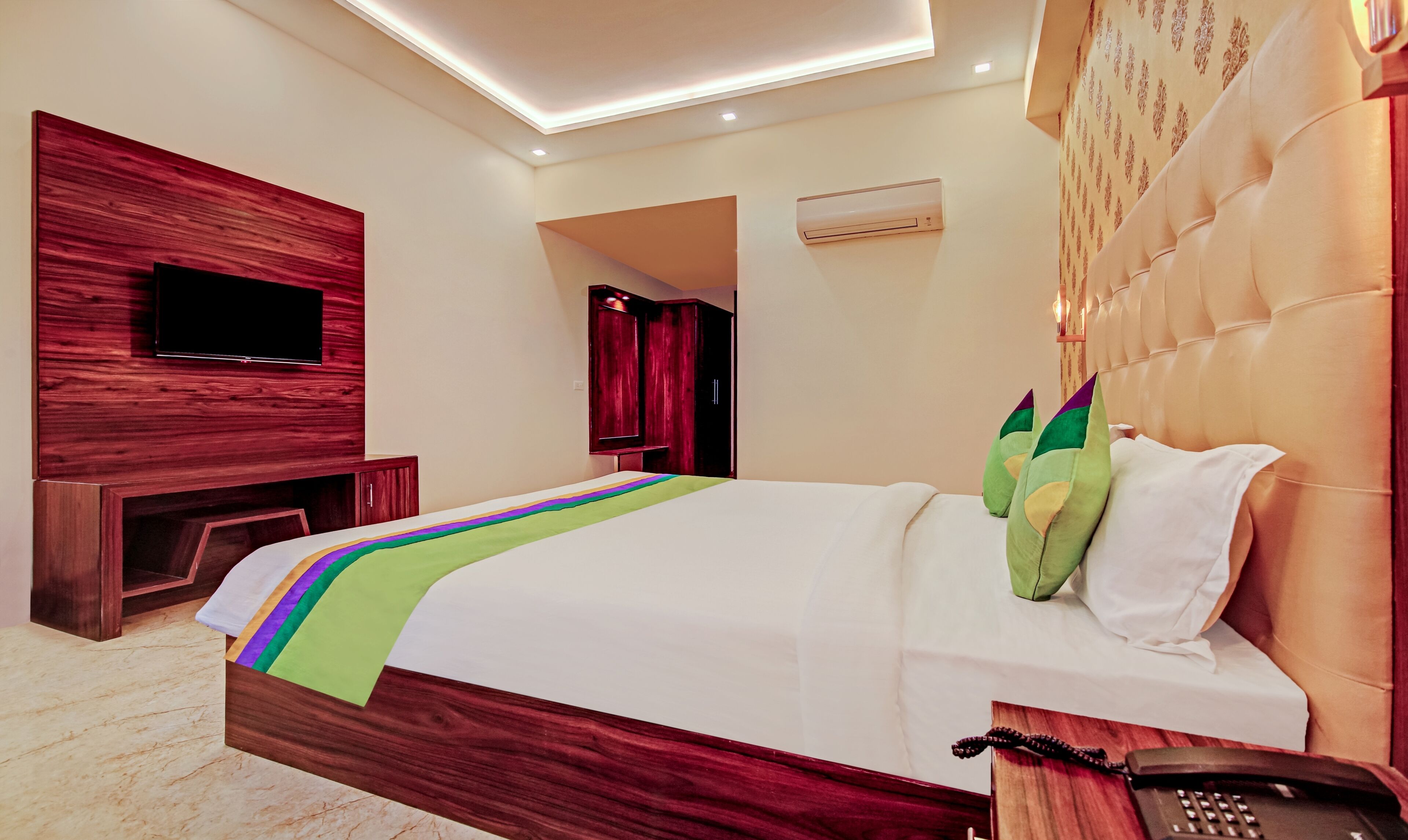 Swess Grand by Treeebo