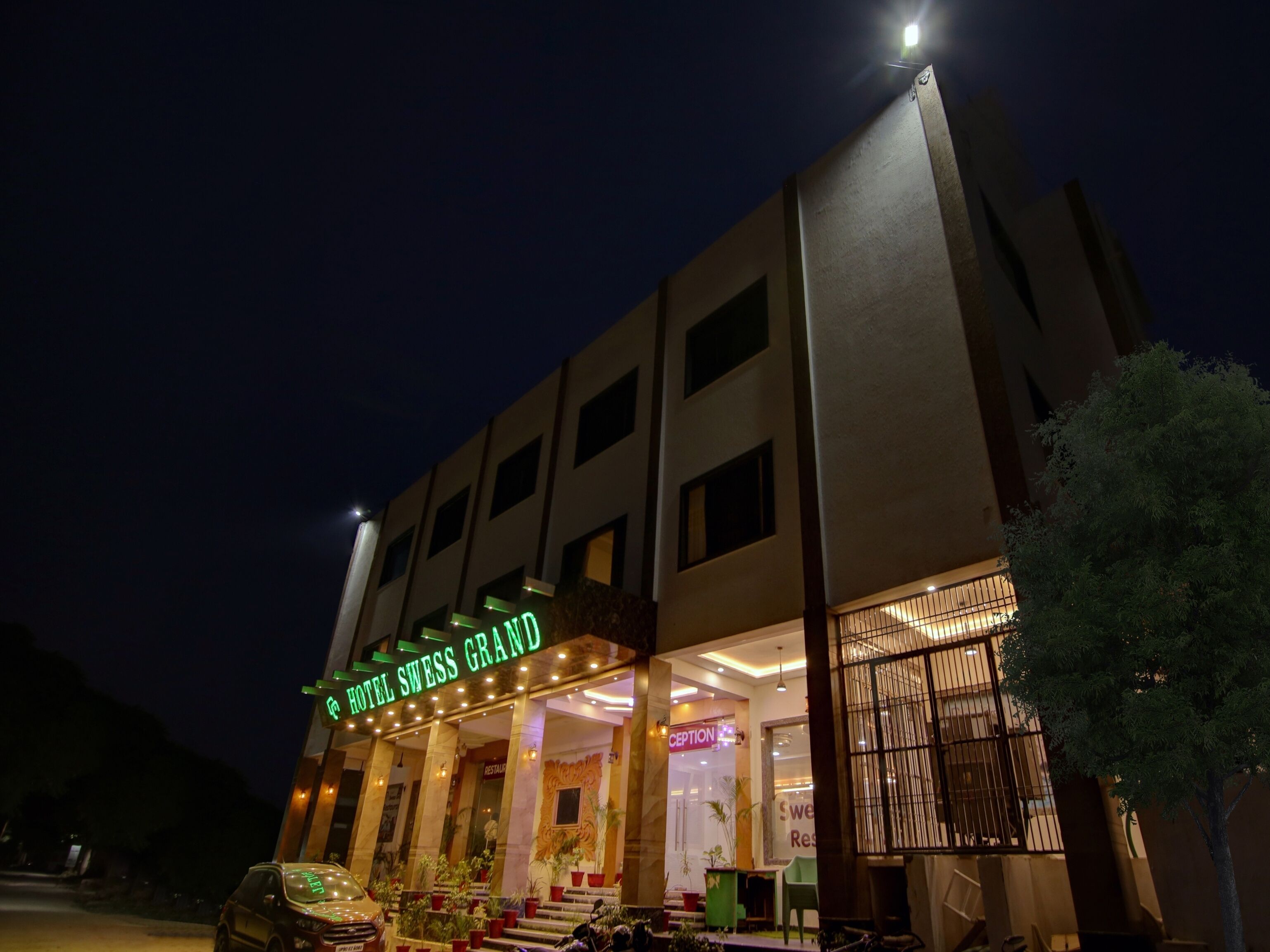 Swess Grand by Treeebo