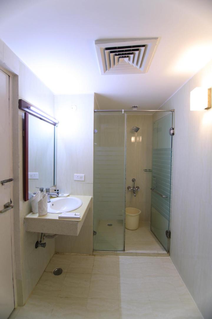 Taj Inn Hotel