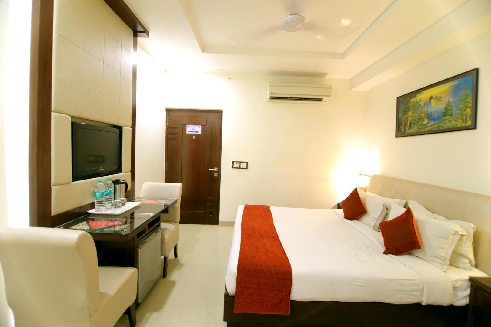 Taj Inn Hotel
