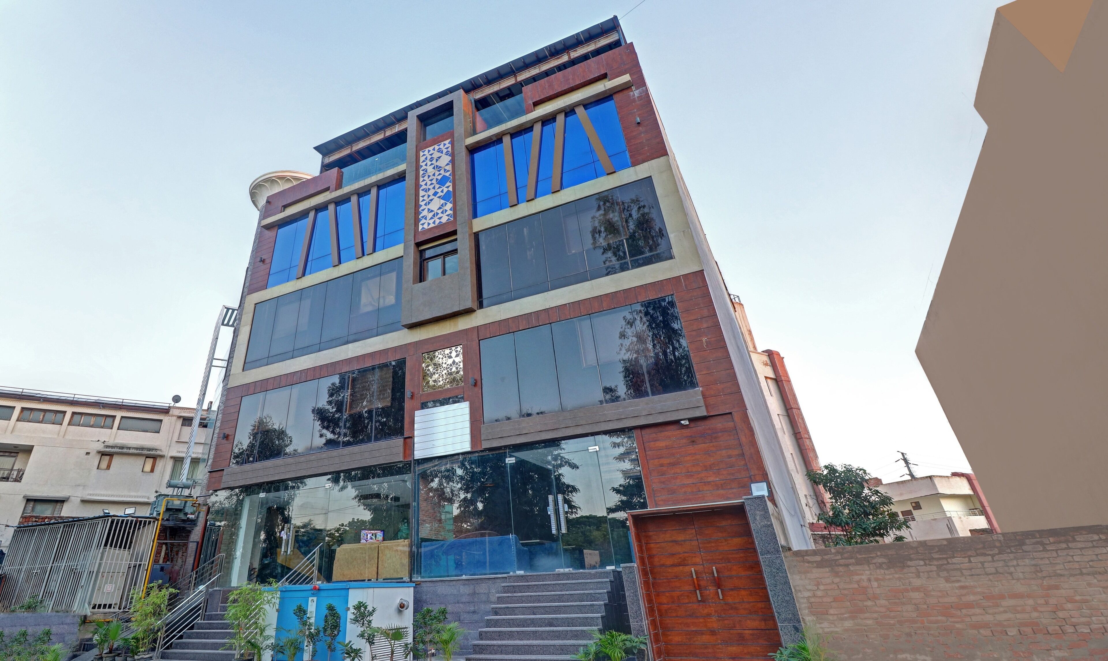 Treebo Tryst Glassy Junction