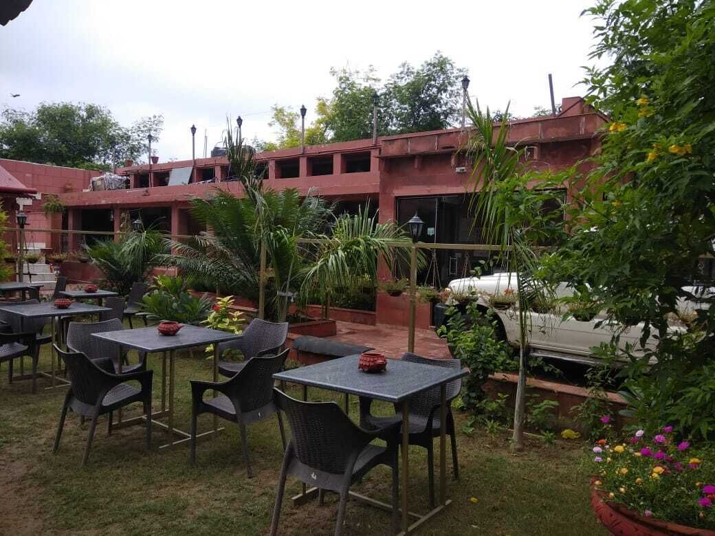 Zigzag Hostel