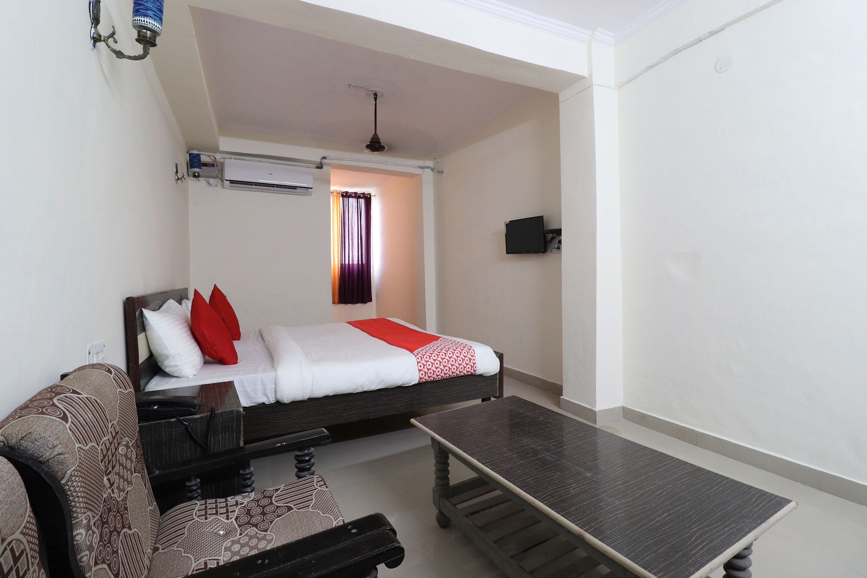 N H Plaza Lodge & Farm House by OYO Rooms