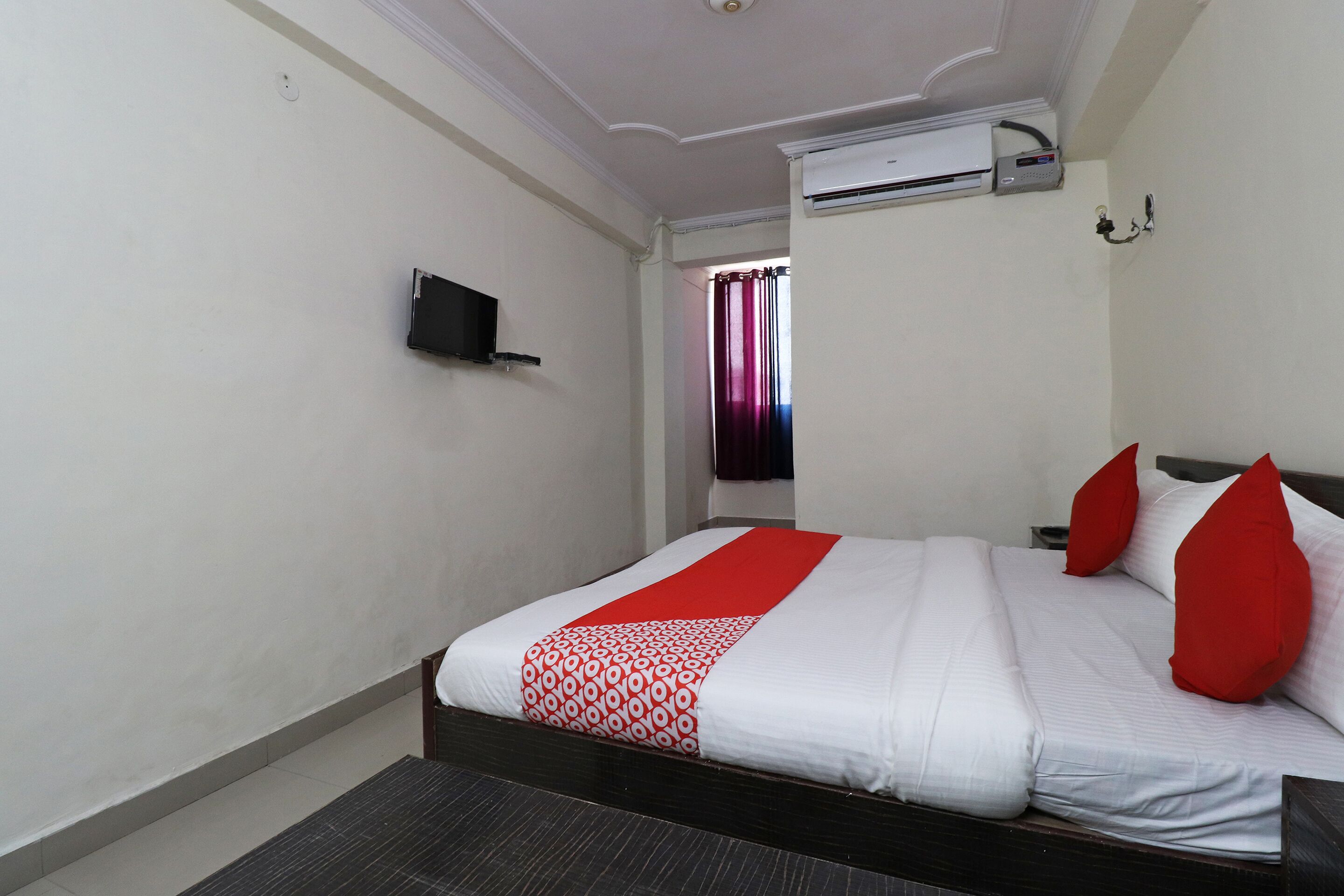 N H Plaza Lodge & Farm House by OYO Rooms