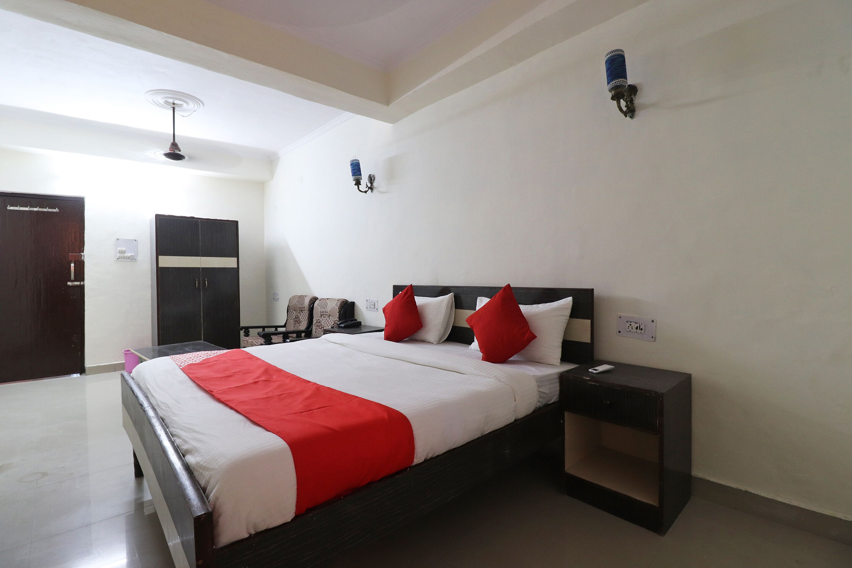 N H Plaza Lodge & Farm House by OYO Rooms