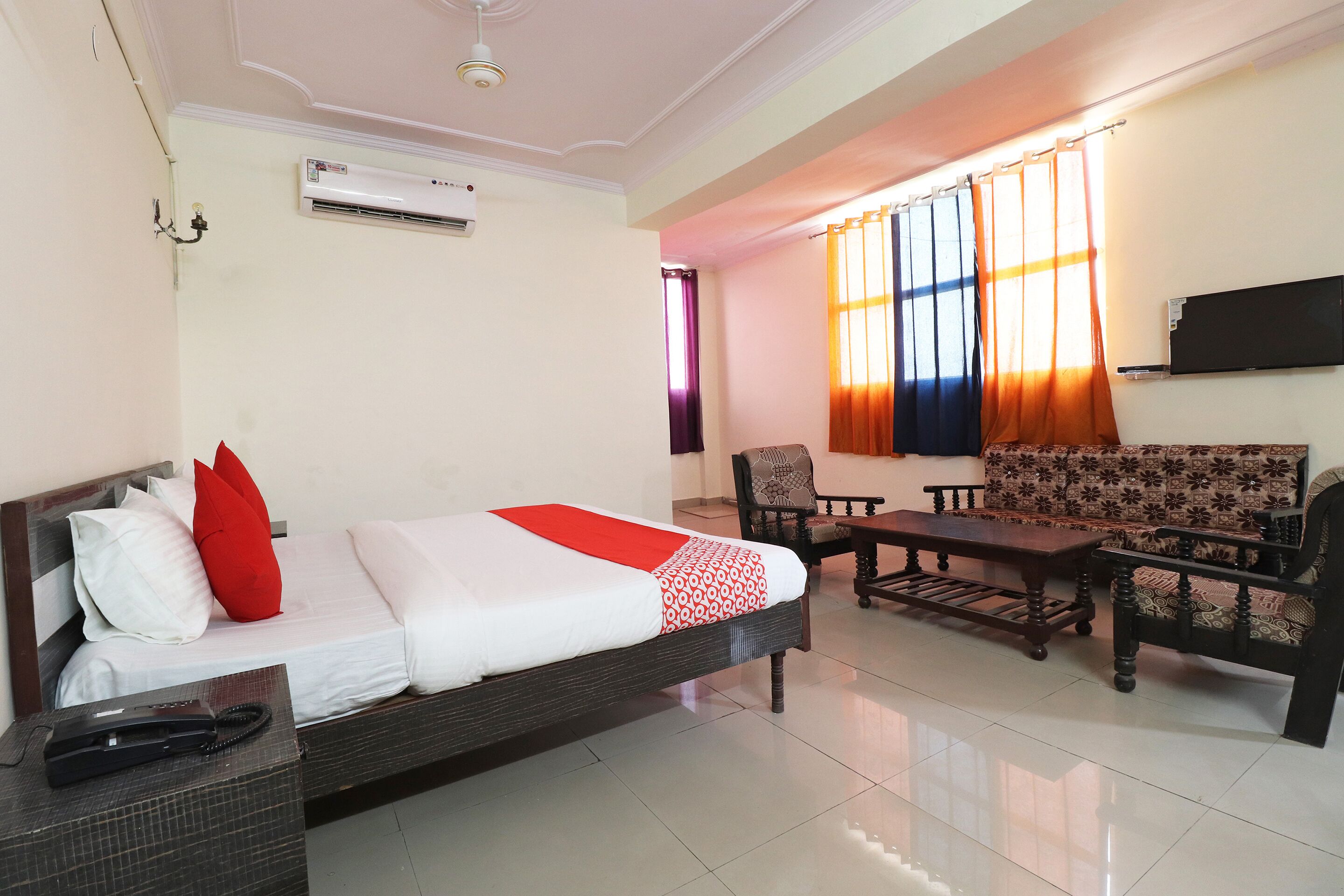 N H Plaza Lodge & Farm House by OYO Rooms