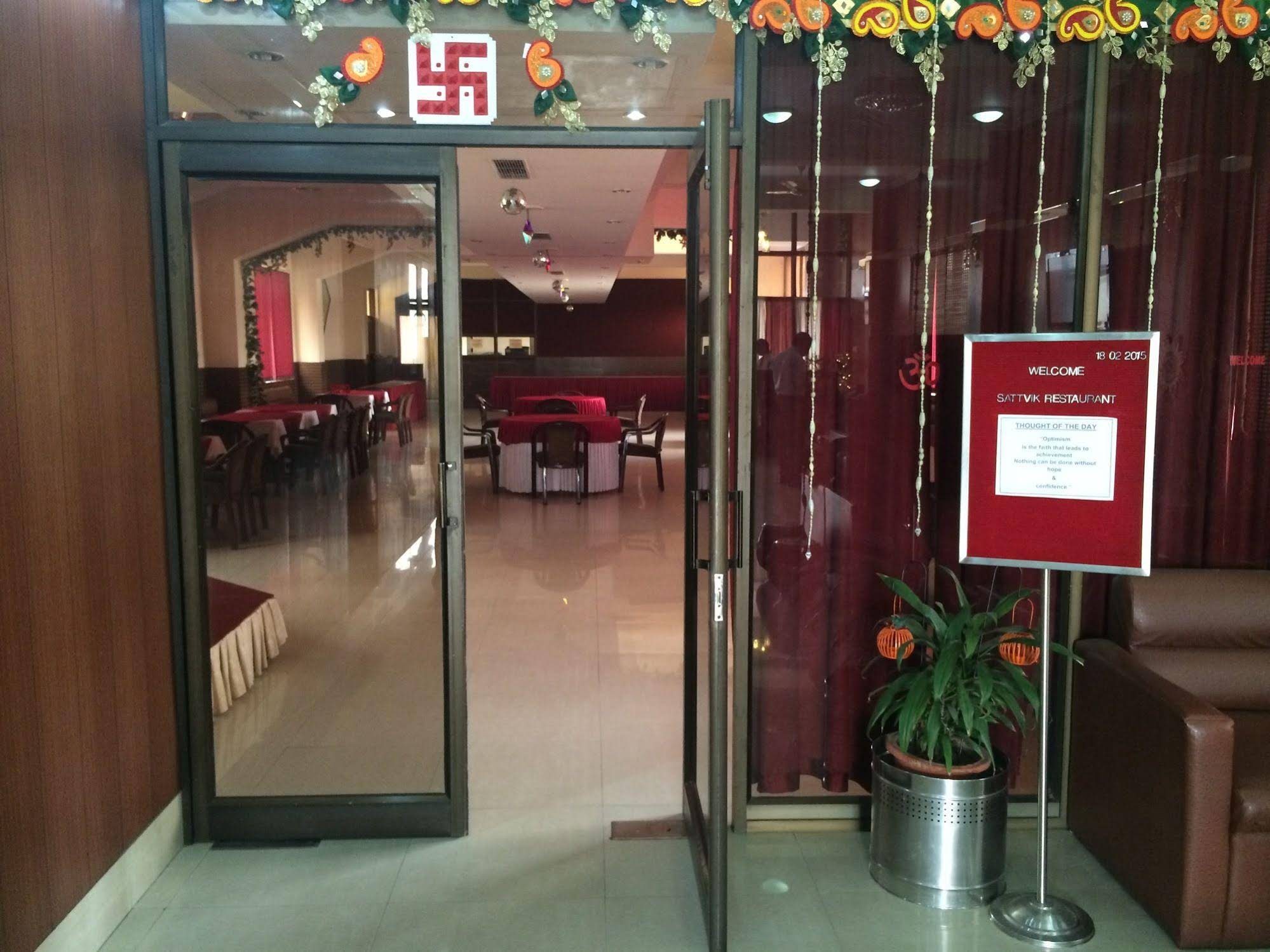 Hotel Maiden Residency