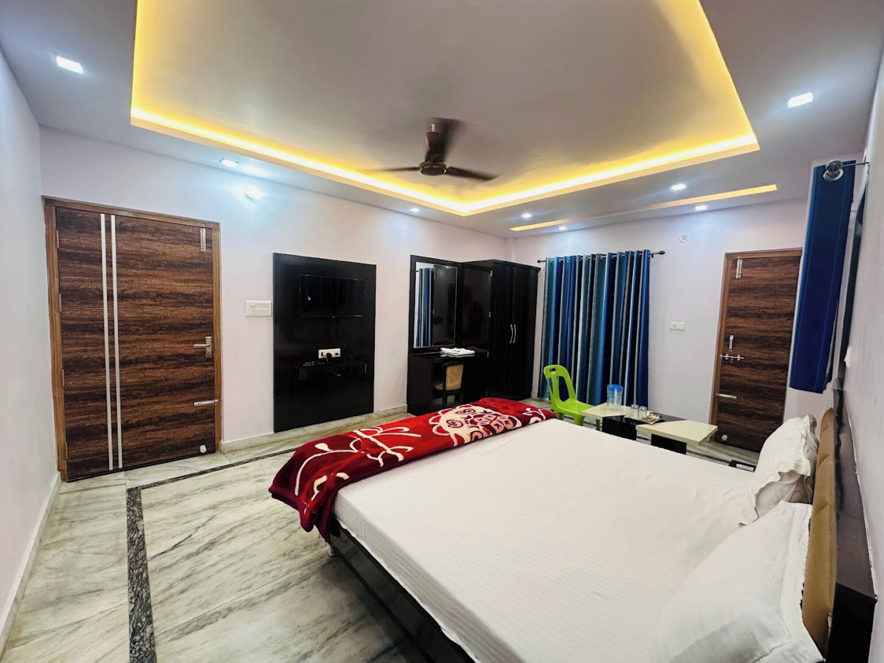 Hotel Pink Paradise Gorakhpur