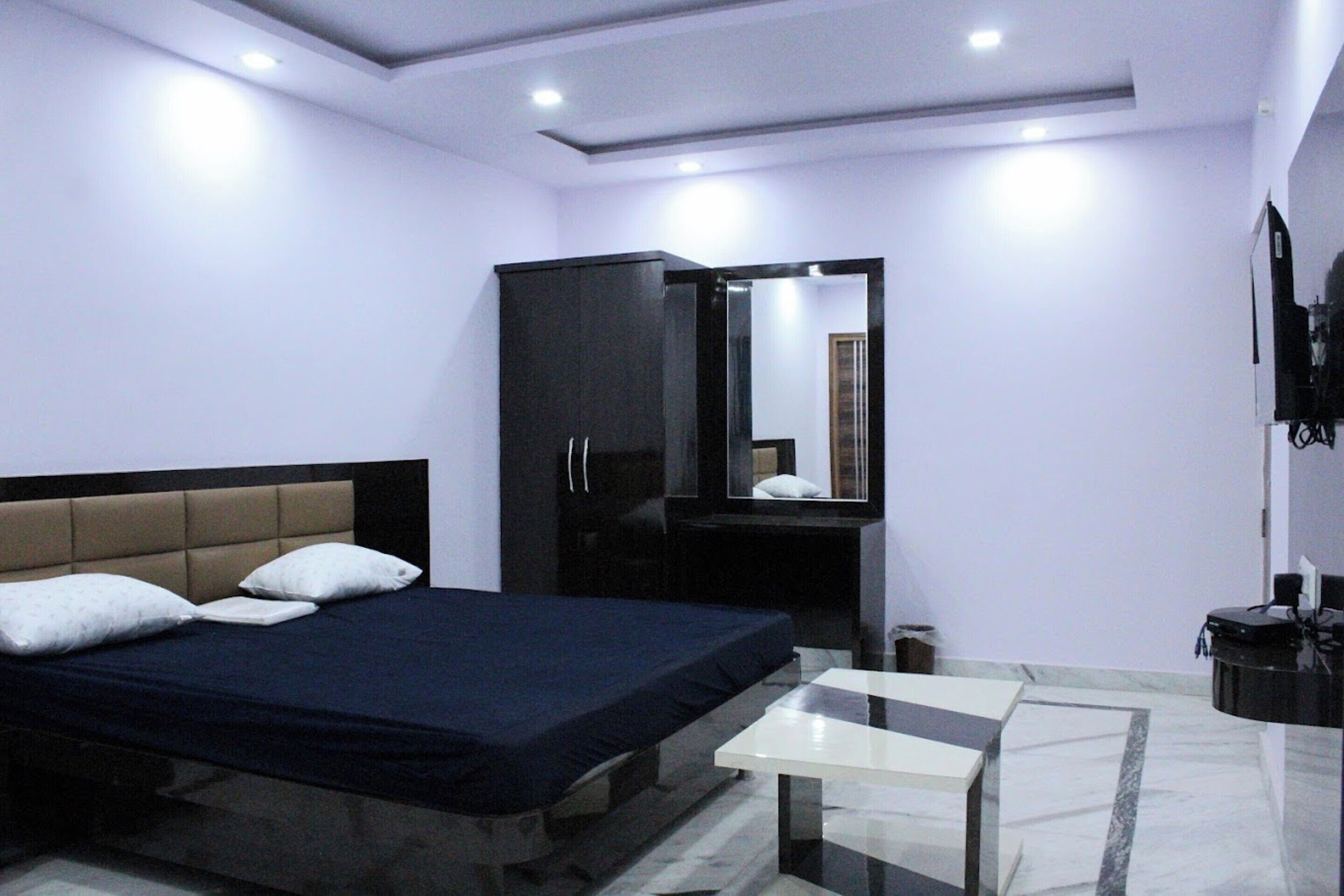 Hotel Pink Paradise Gorakhpur
