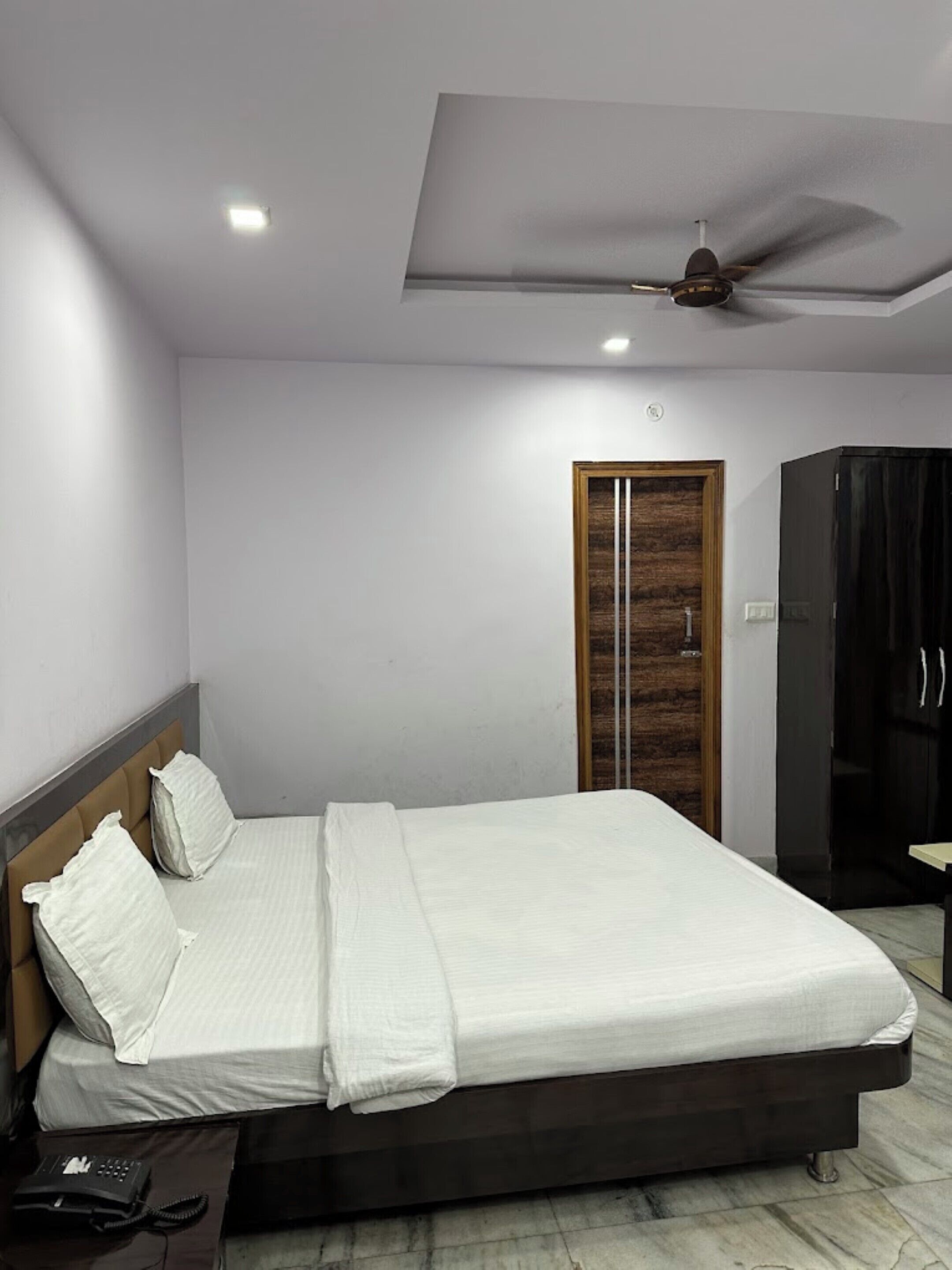 Hotel Pink Paradise Gorakhpur