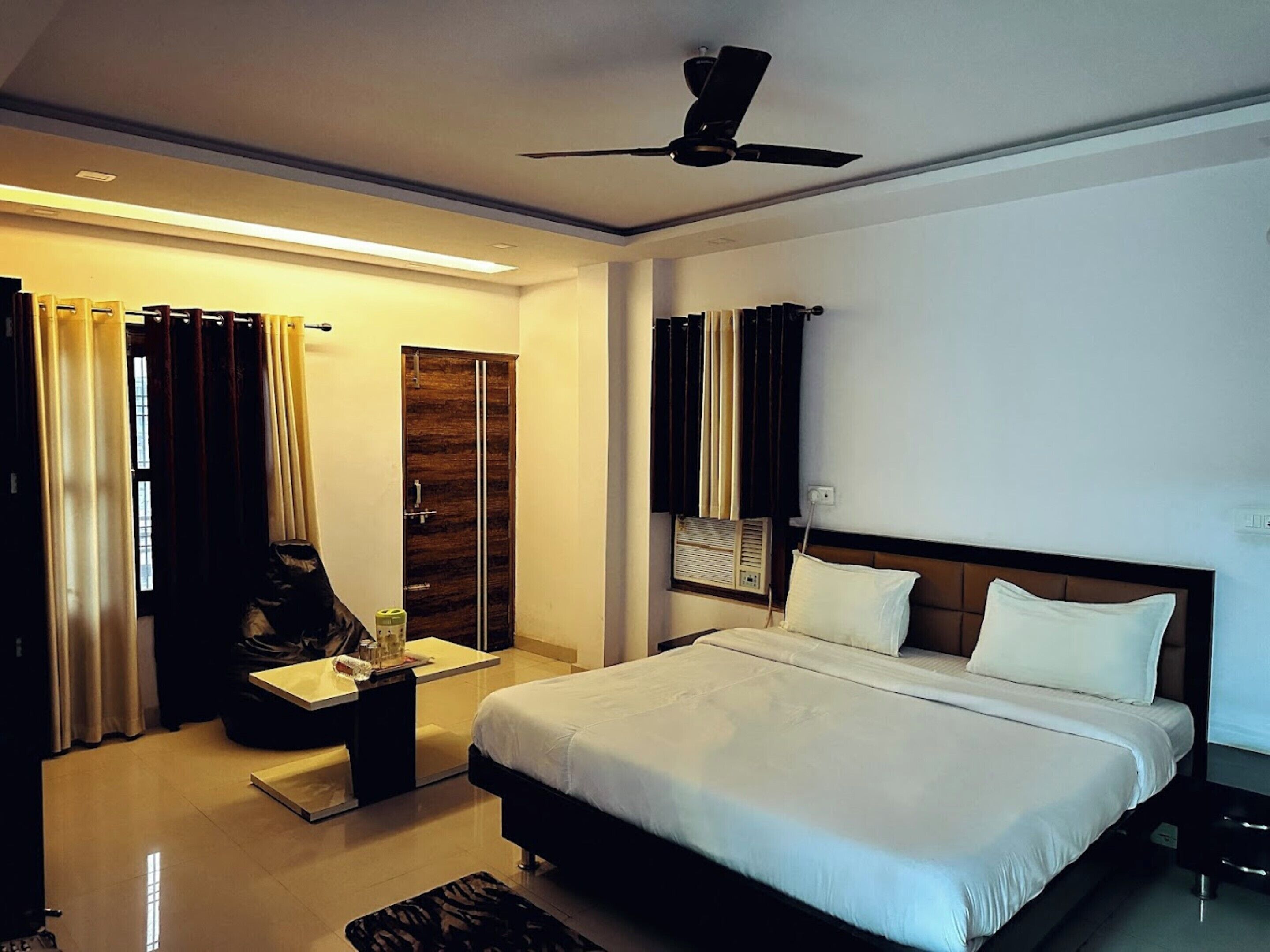 Hotel Pink Paradise Gorakhpur