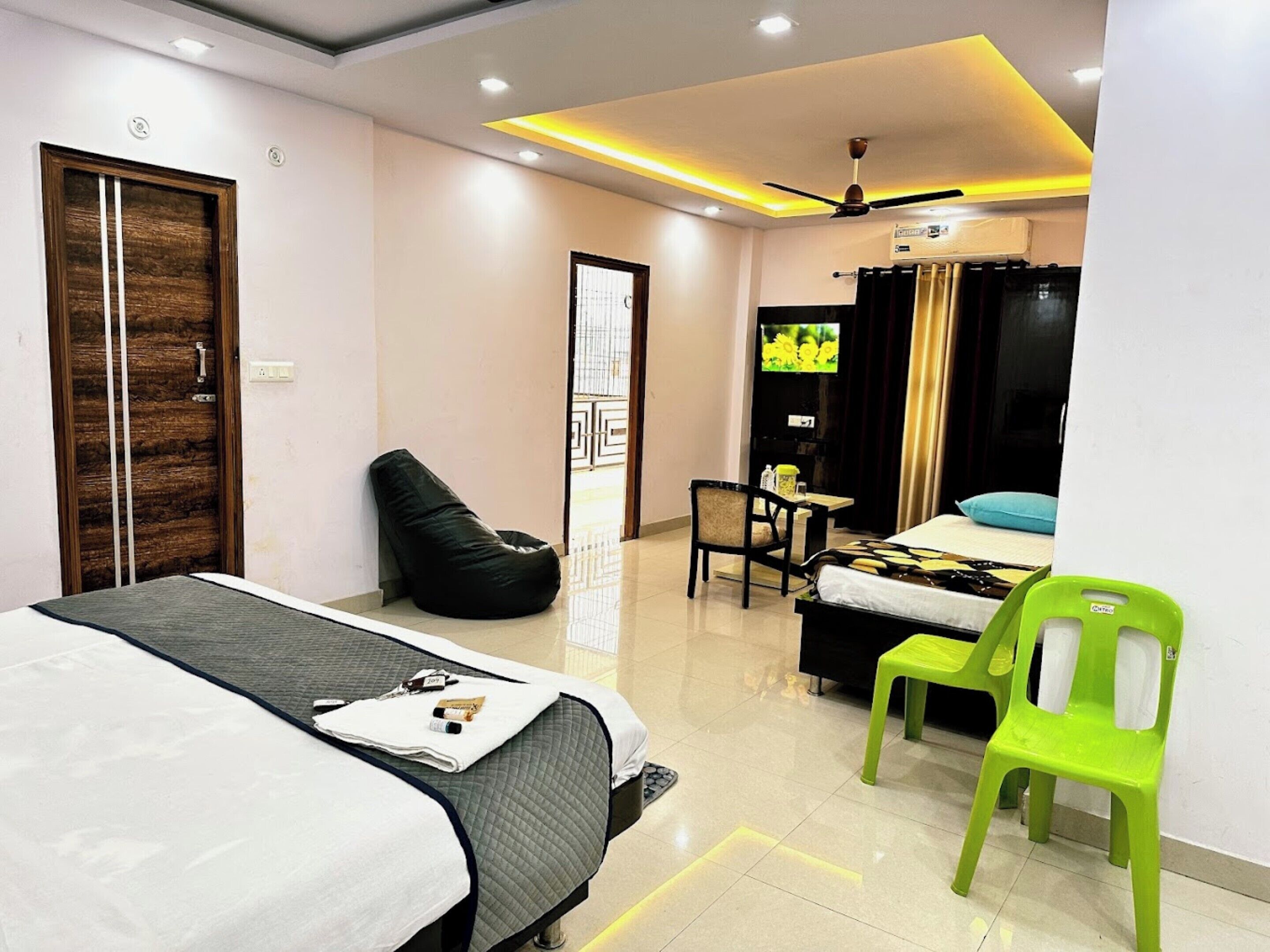Hotel Pink Paradise Gorakhpur
