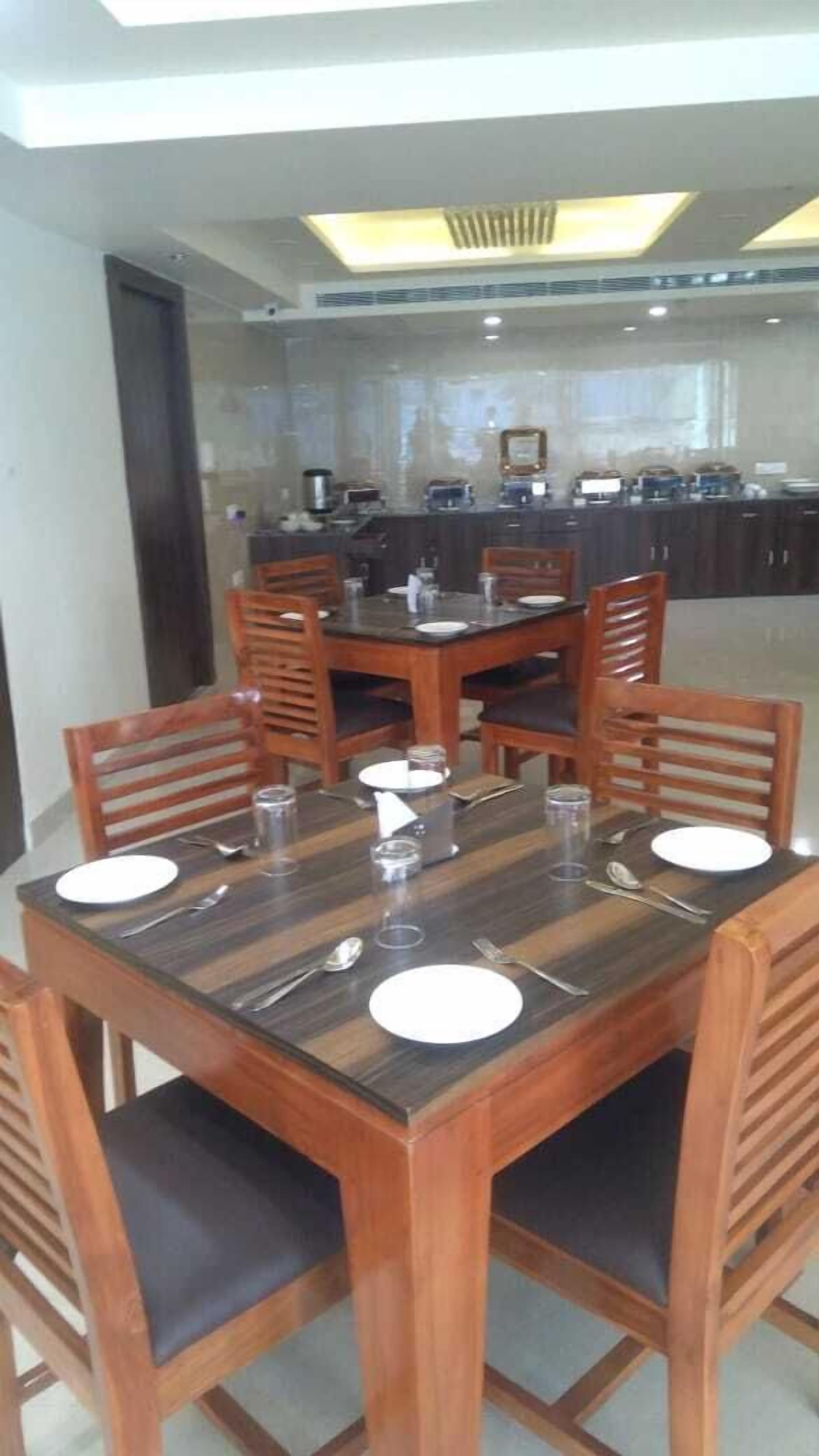 Clarks Collection Lucknow Gomti Nagar