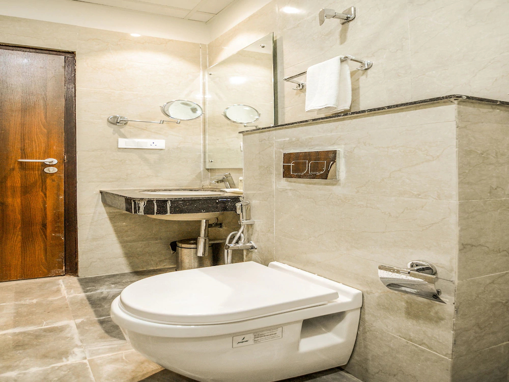 Edition O 30009 Skyhilton Alam Bagh