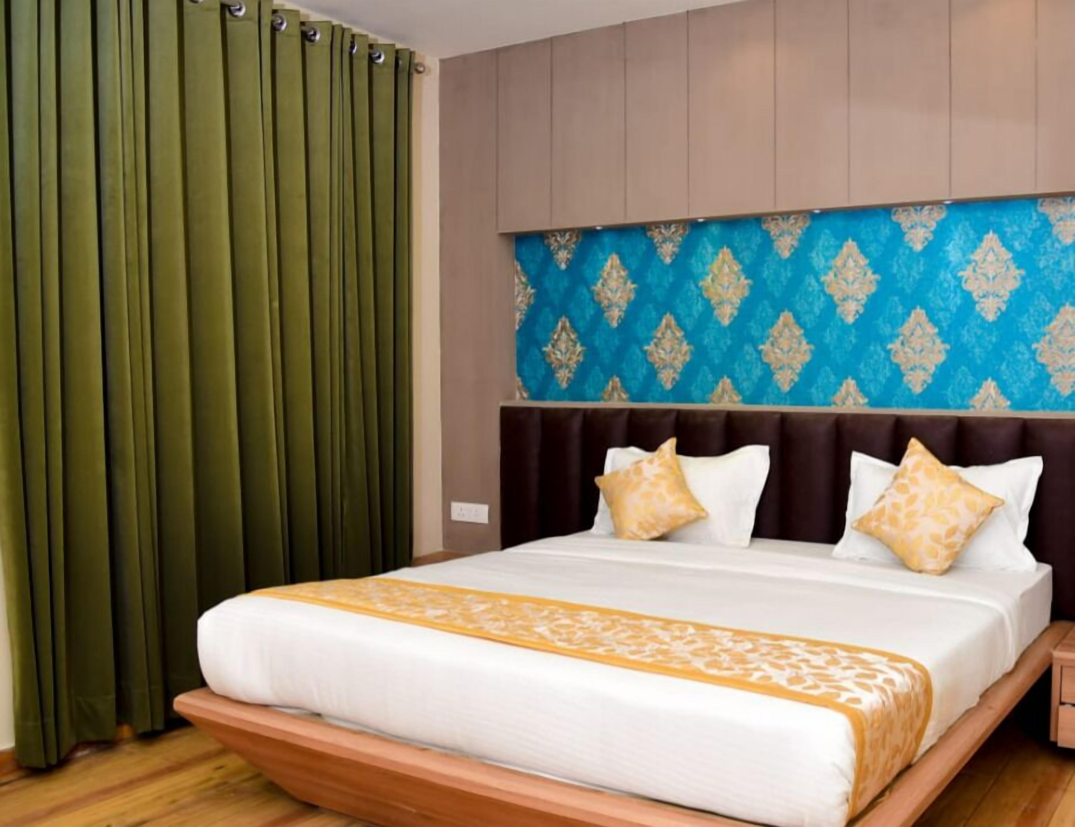 Hotel Olive Crown