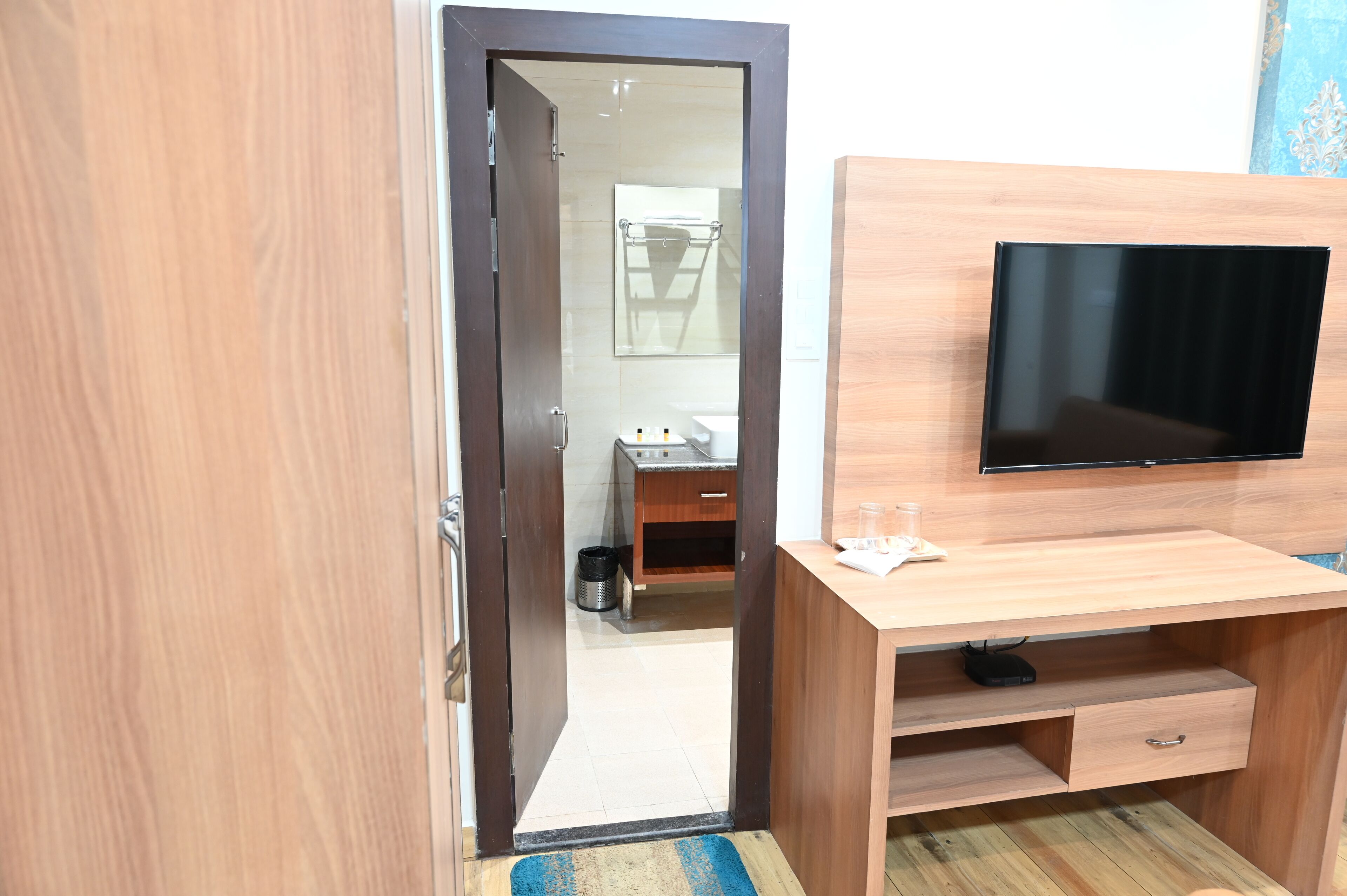 Hotel Olive Crown