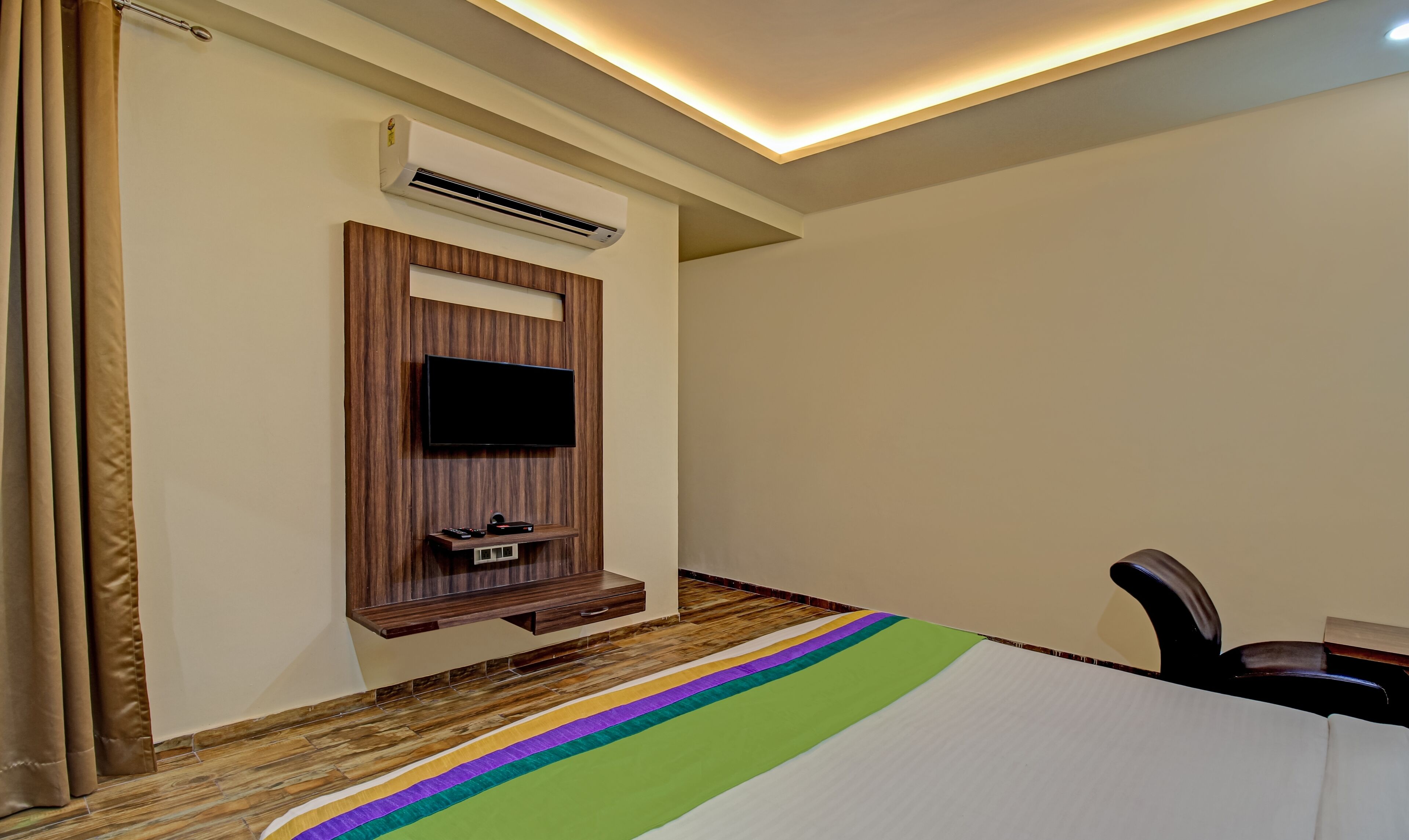 Sam Inn by Treebo Hotels