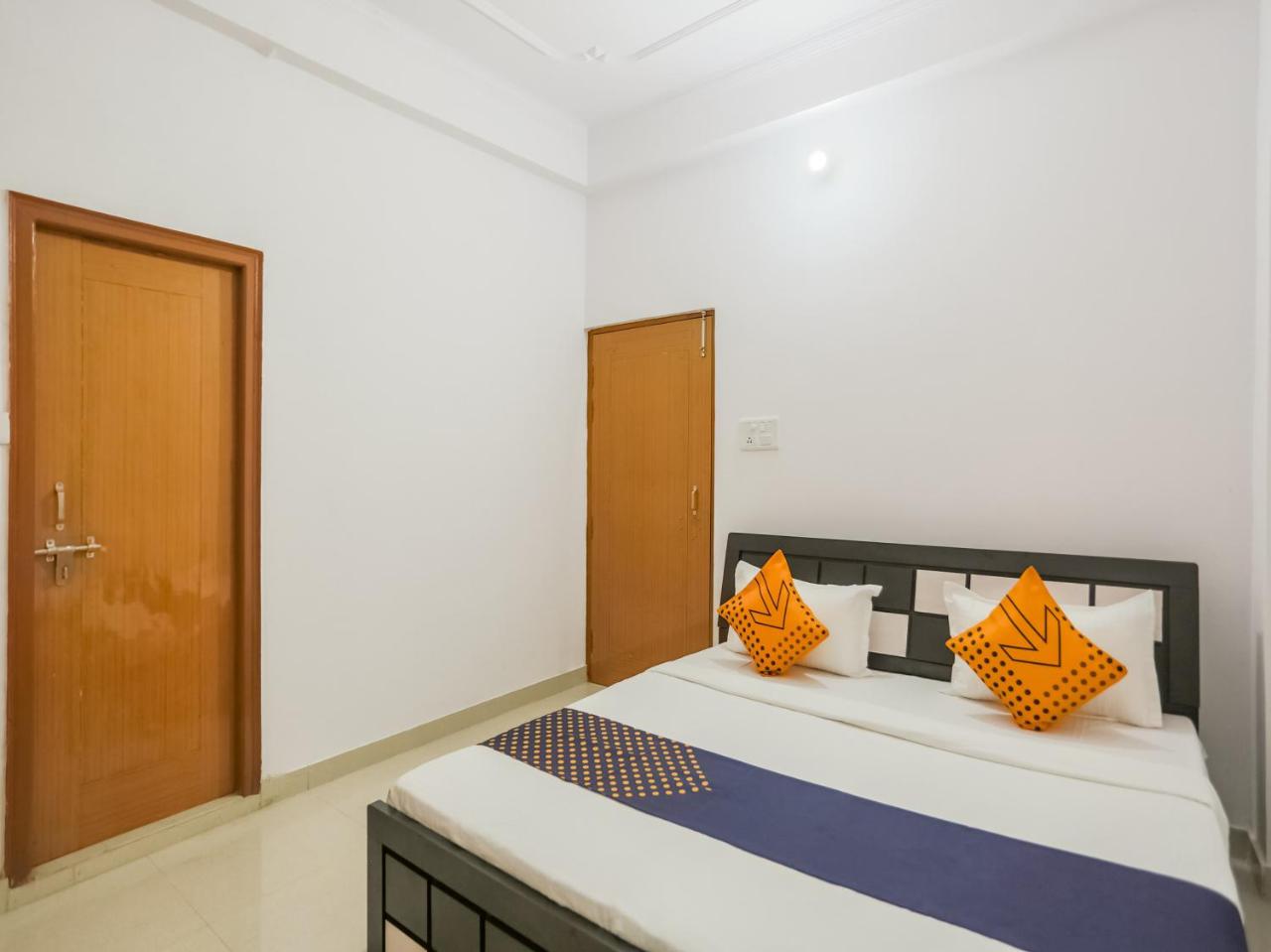 SPOT ON 74038 Shree Palace