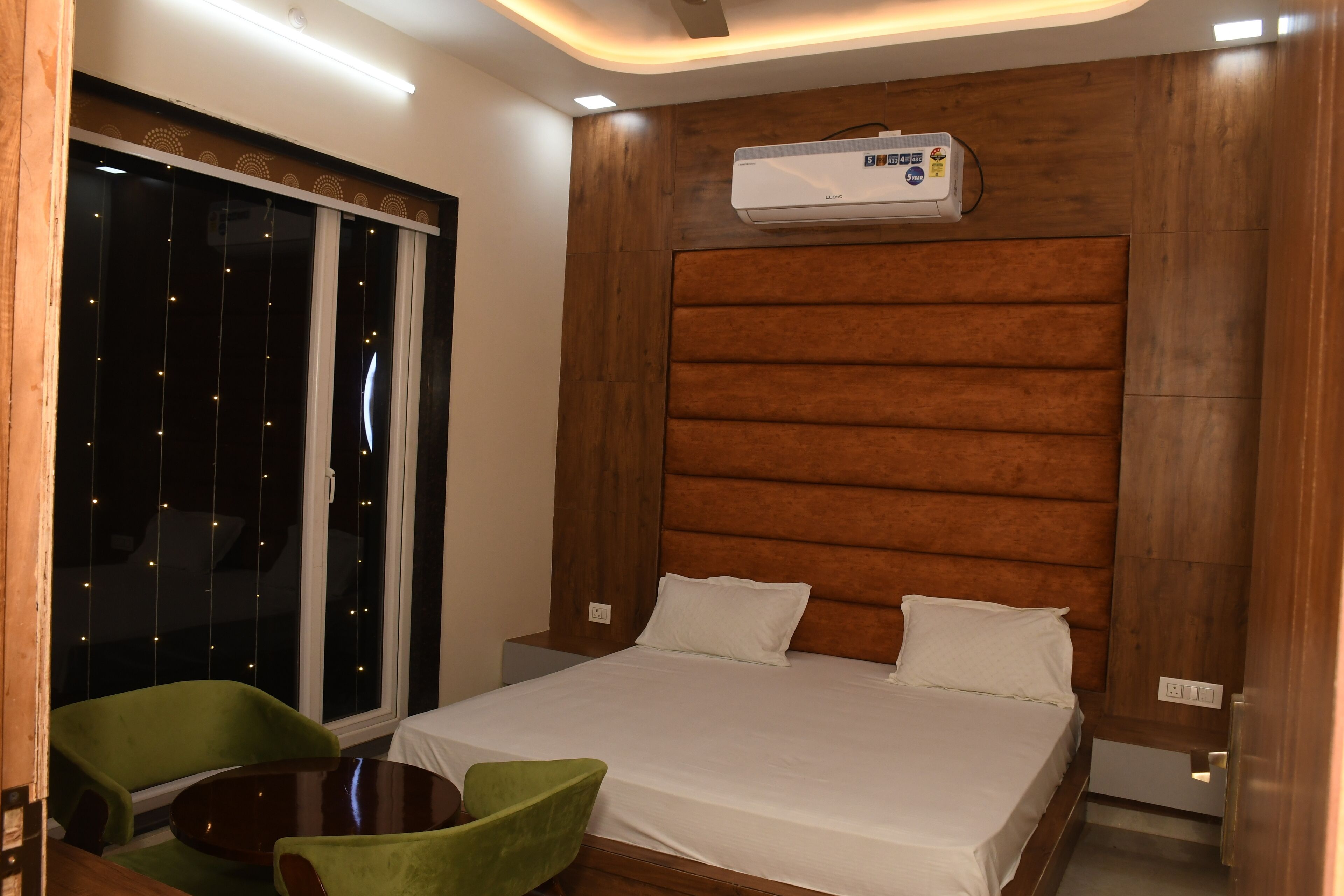 Super Townhouse Govardhan