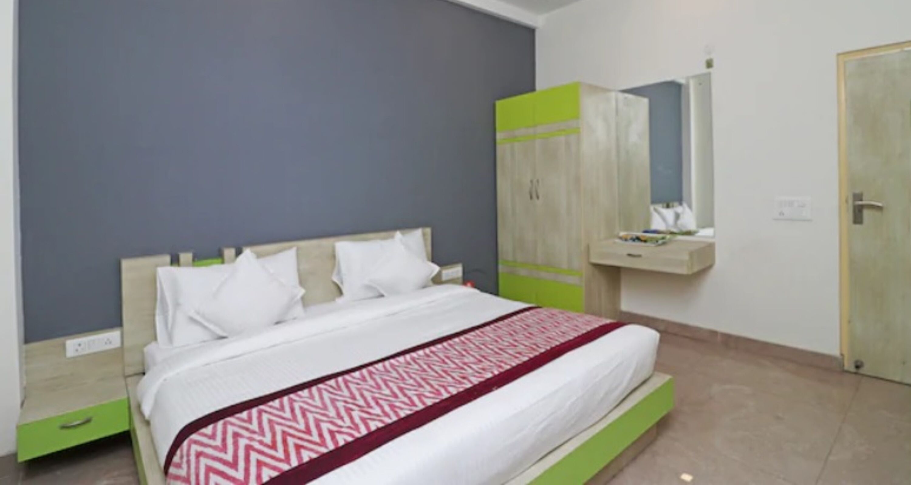 Hotel Cladis Noida Sector 15