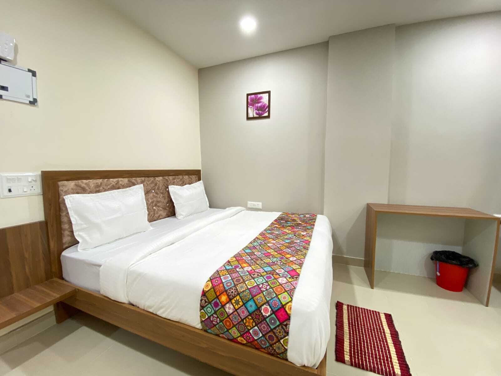 Hotel Vistacrest Noida Sector 35