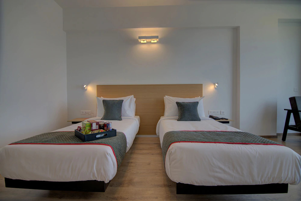 OYO Townhouse 70 Maula Ali Rd Knowledge Park III