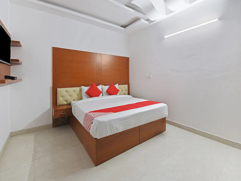 Rg Corporate Suites By OYO Rooms