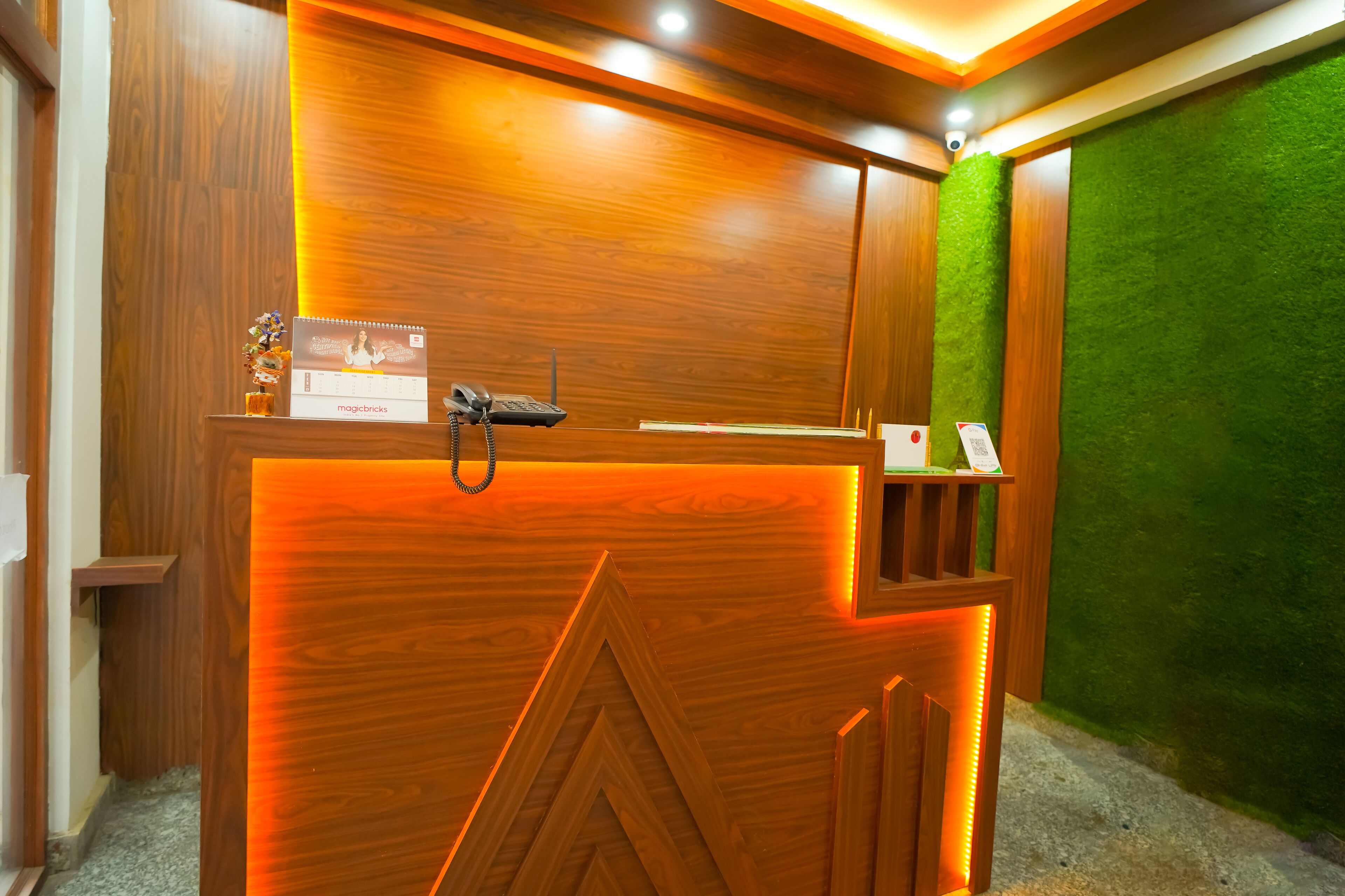 Roomshala Hotel Royal Galaxy