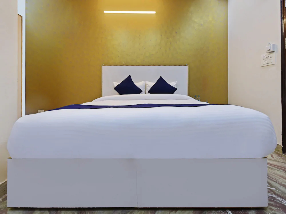 SilverKey Executive Stays 24038 B-56 Sector 22