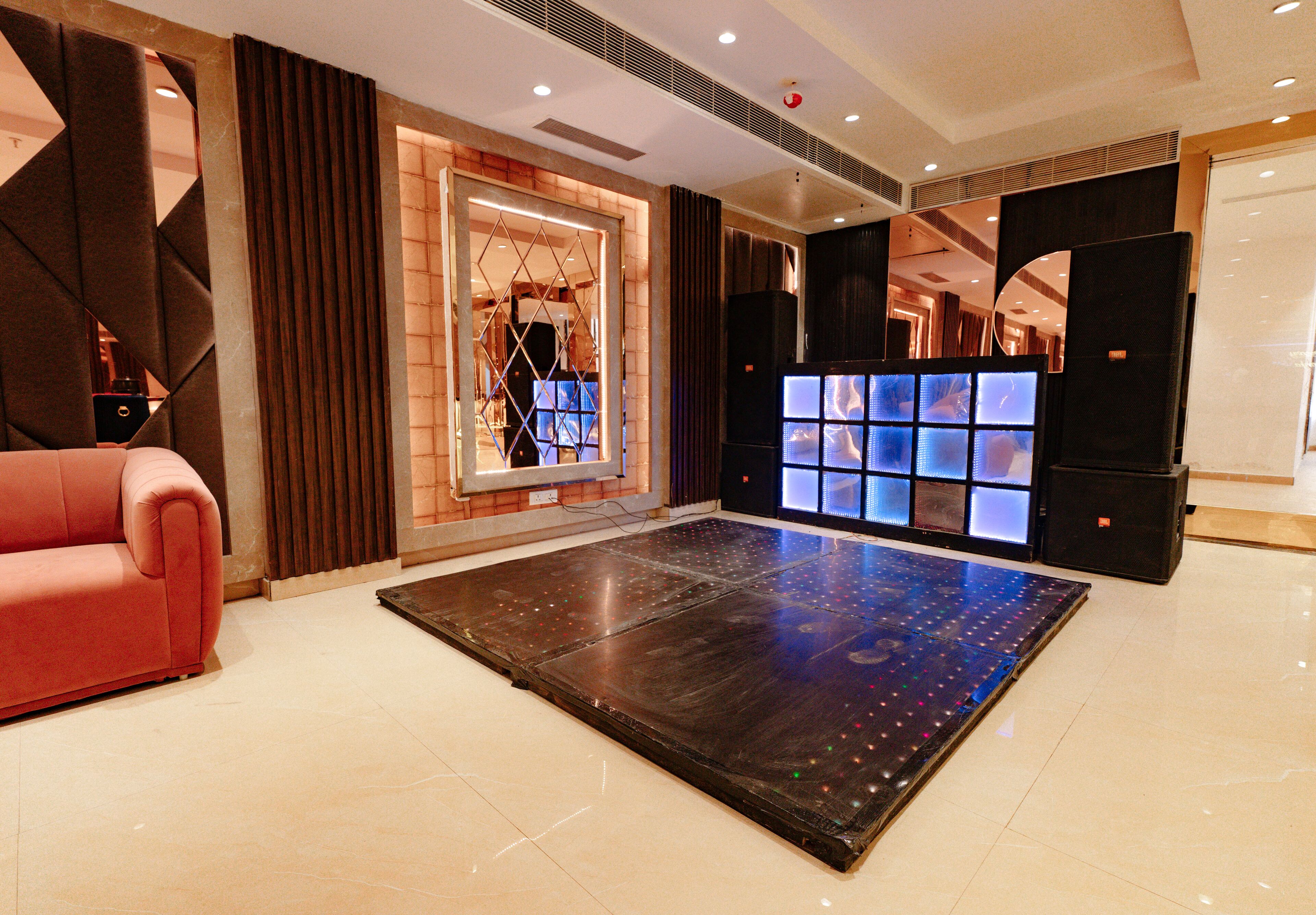 The Eliot Hotel & Banquet