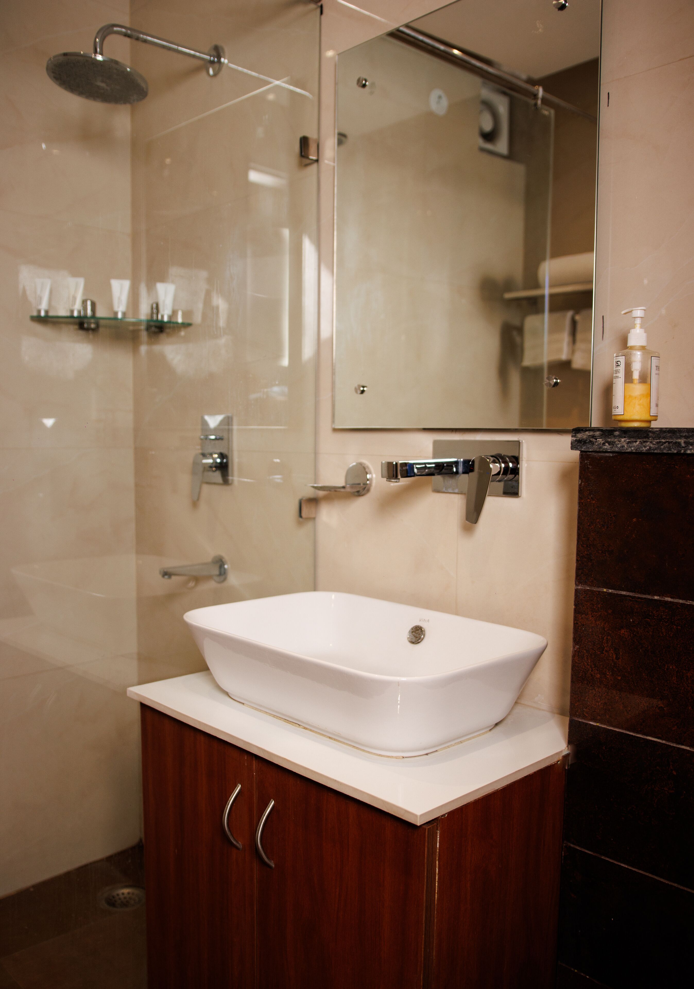 The Eliot Hotel & Banquet