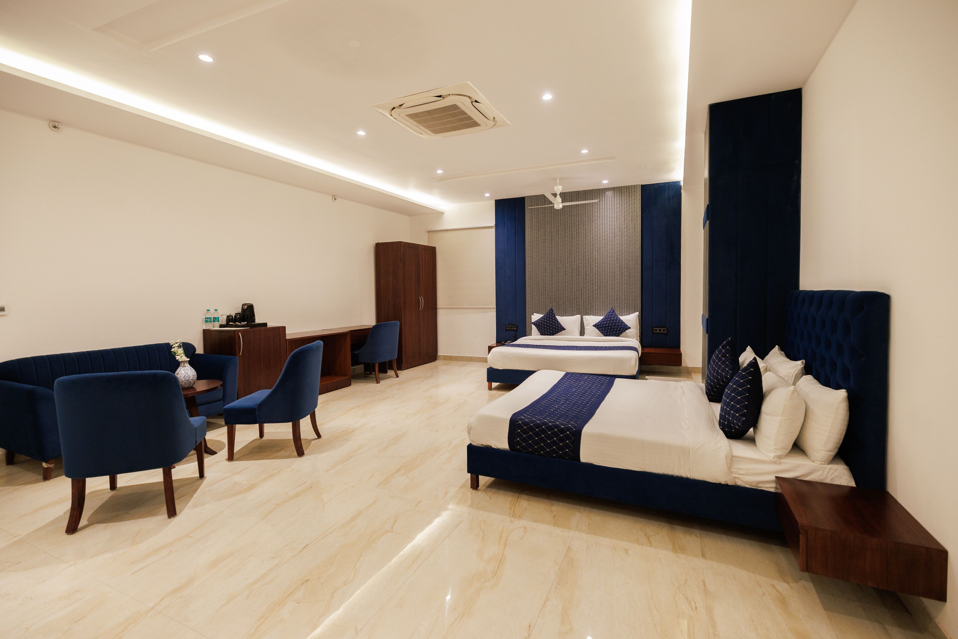 The Eliot Hotel & Banquet