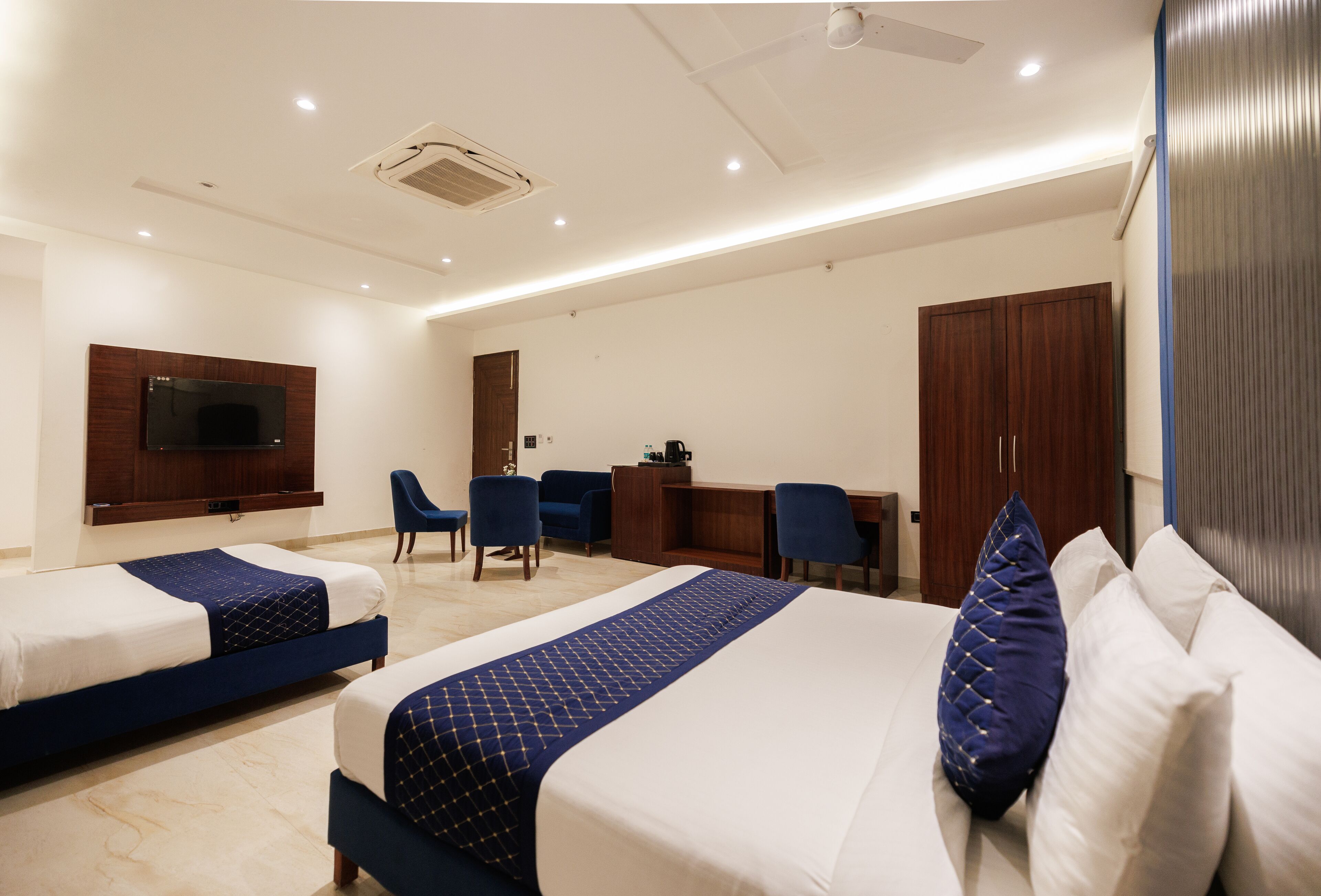 The Eliot Hotel & Banquet